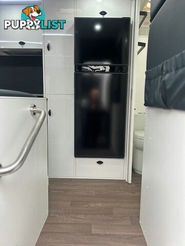 2021 NEWLANDS LUXE 660 CLUB LOUNGE CARAVAN