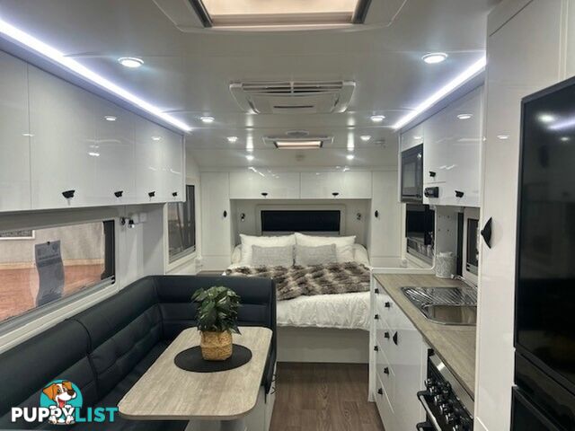 2021 NEWLANDS LUXE 660 CLUB LOUNGE CARAVAN