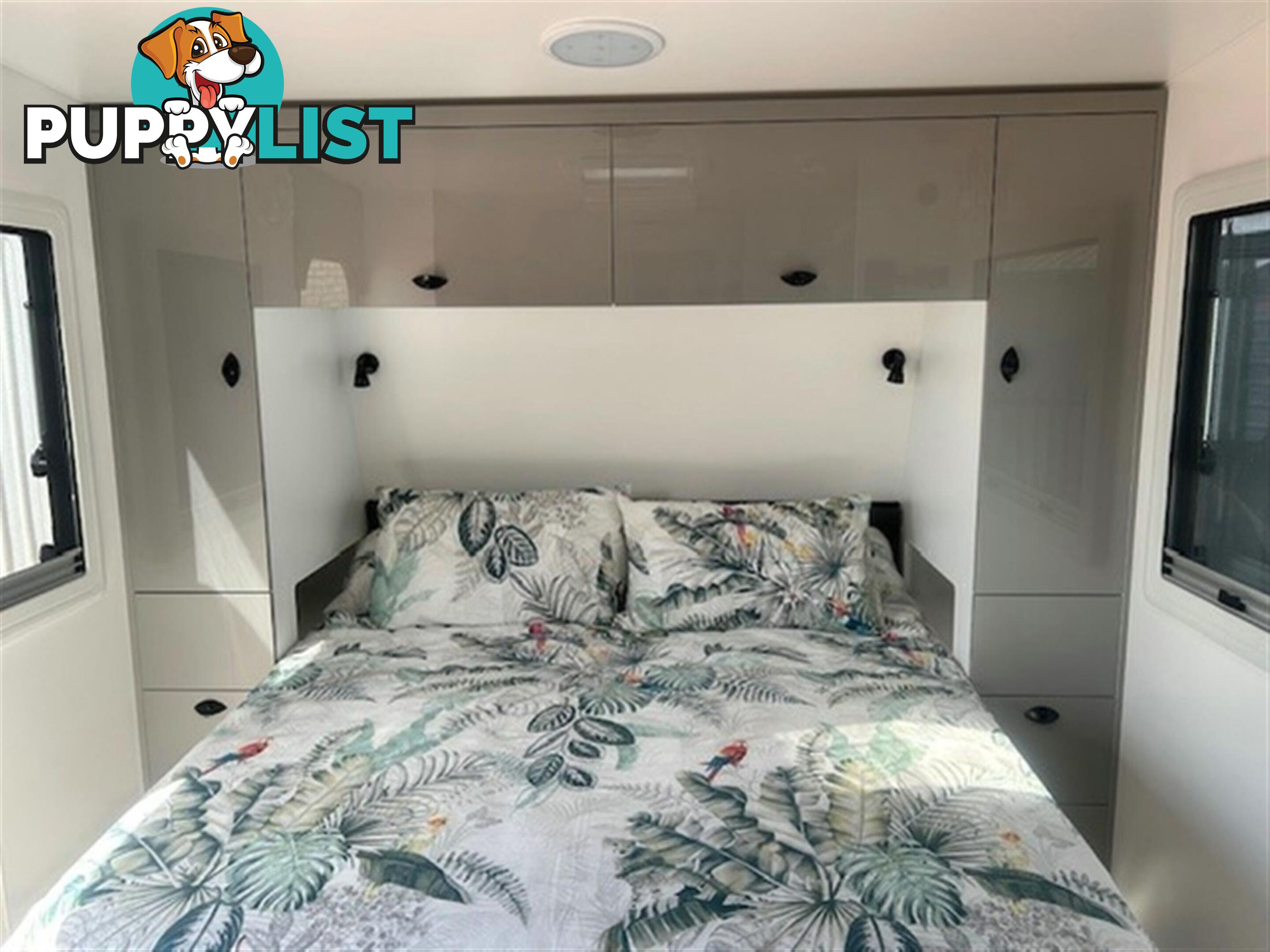 2025 VISCOUNT V2 FAMILY 2 B CARAVAN