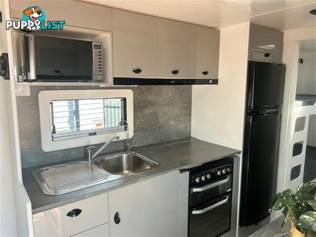2025 VISCOUNT V2 FAMILY 2 B CARAVAN