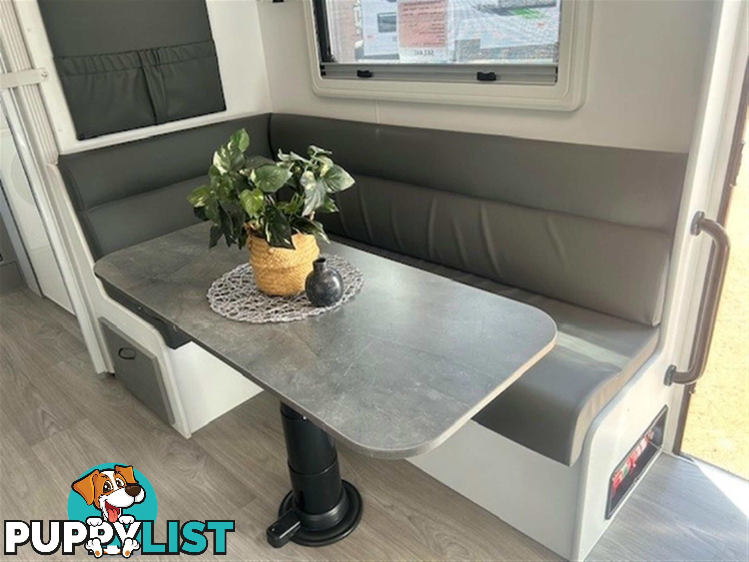 2025 VISCOUNT V2 FAMILY 2 B CARAVAN