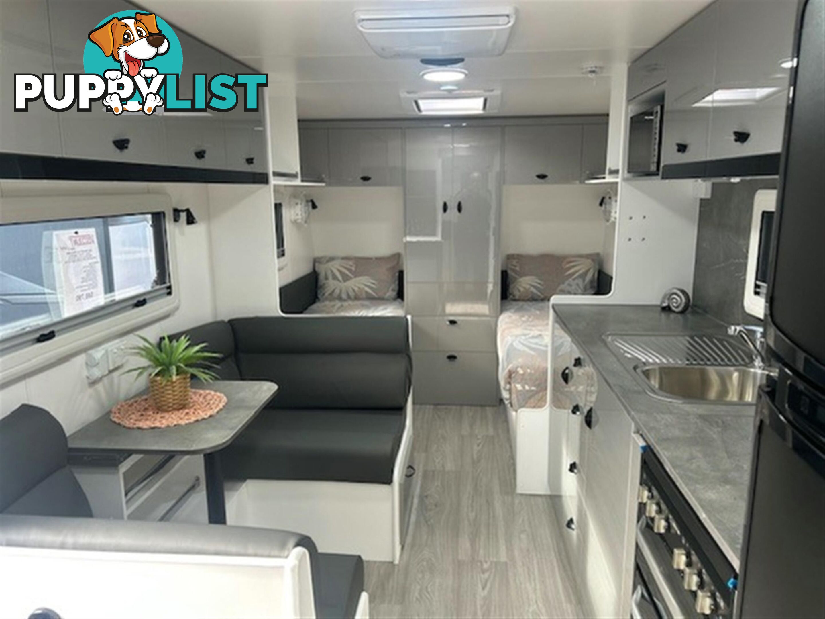 2025 VISCOUNT V2.2 CAFE SINGLE BEDS CARAVAN