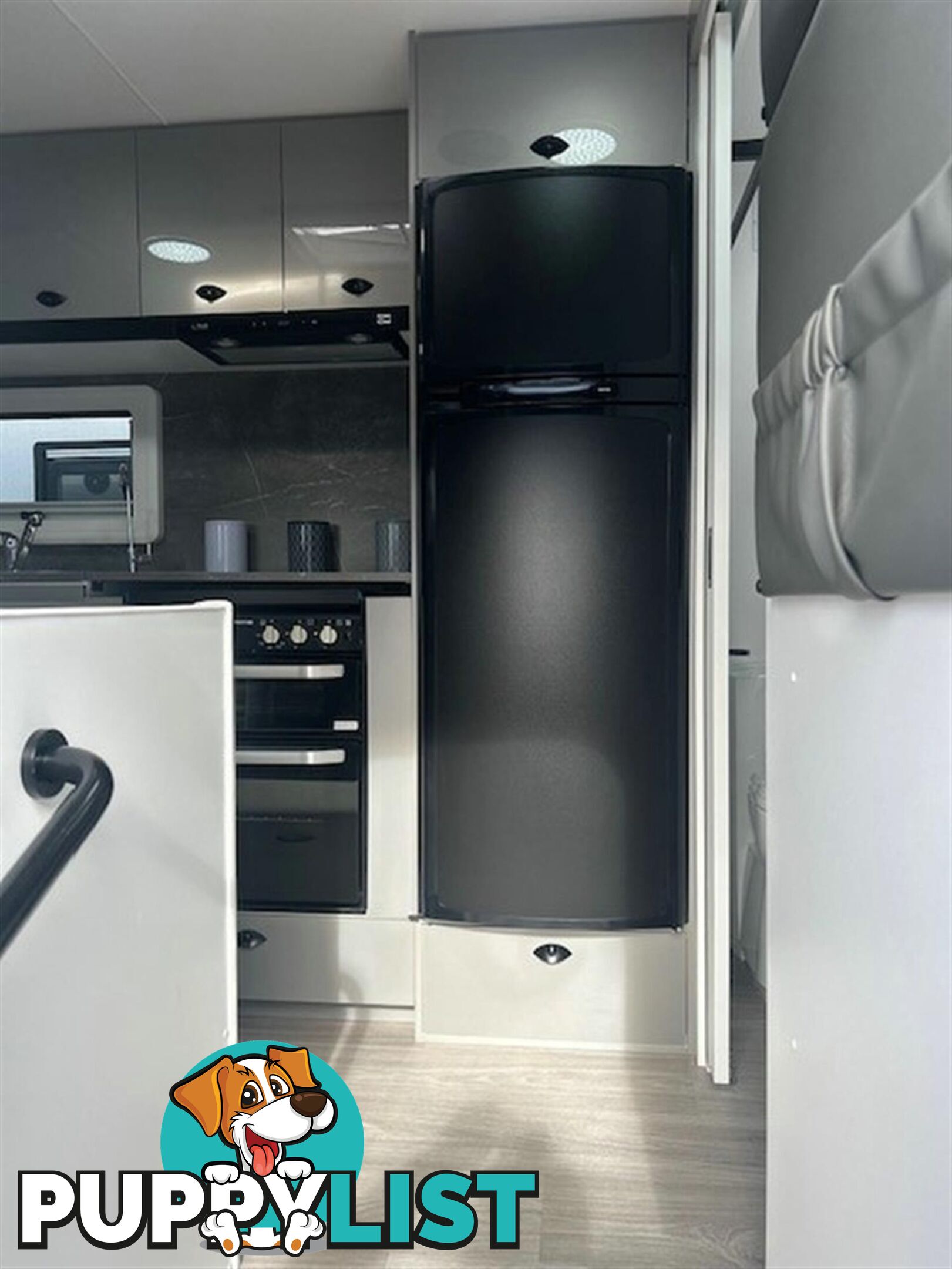 2025 VISCOUNT V2.2 CAFE SINGLE BEDS CARAVAN