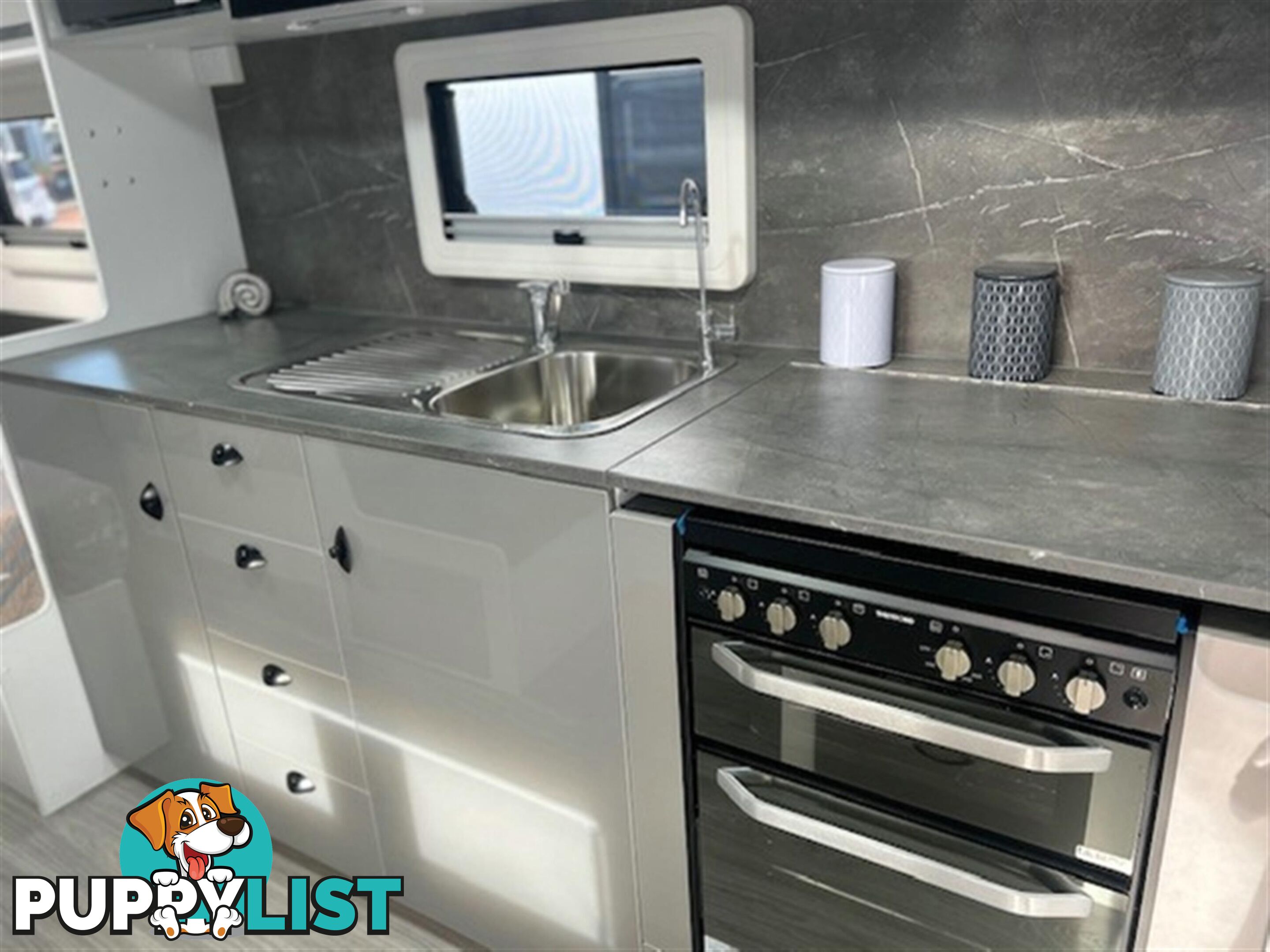 2025 VISCOUNT V2.2 CAFE SINGLE BEDS CARAVAN