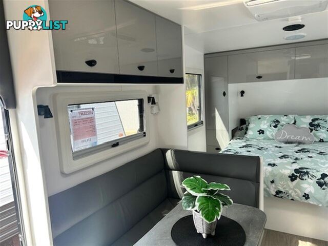 2025 VISCOUNT V1 L SHAPE LOUNGE CARAVAN