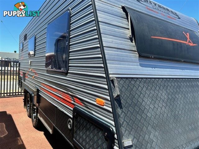 2014 UNIVERSAL BAKTRAX SEMI OFF ROAD CARAVAN