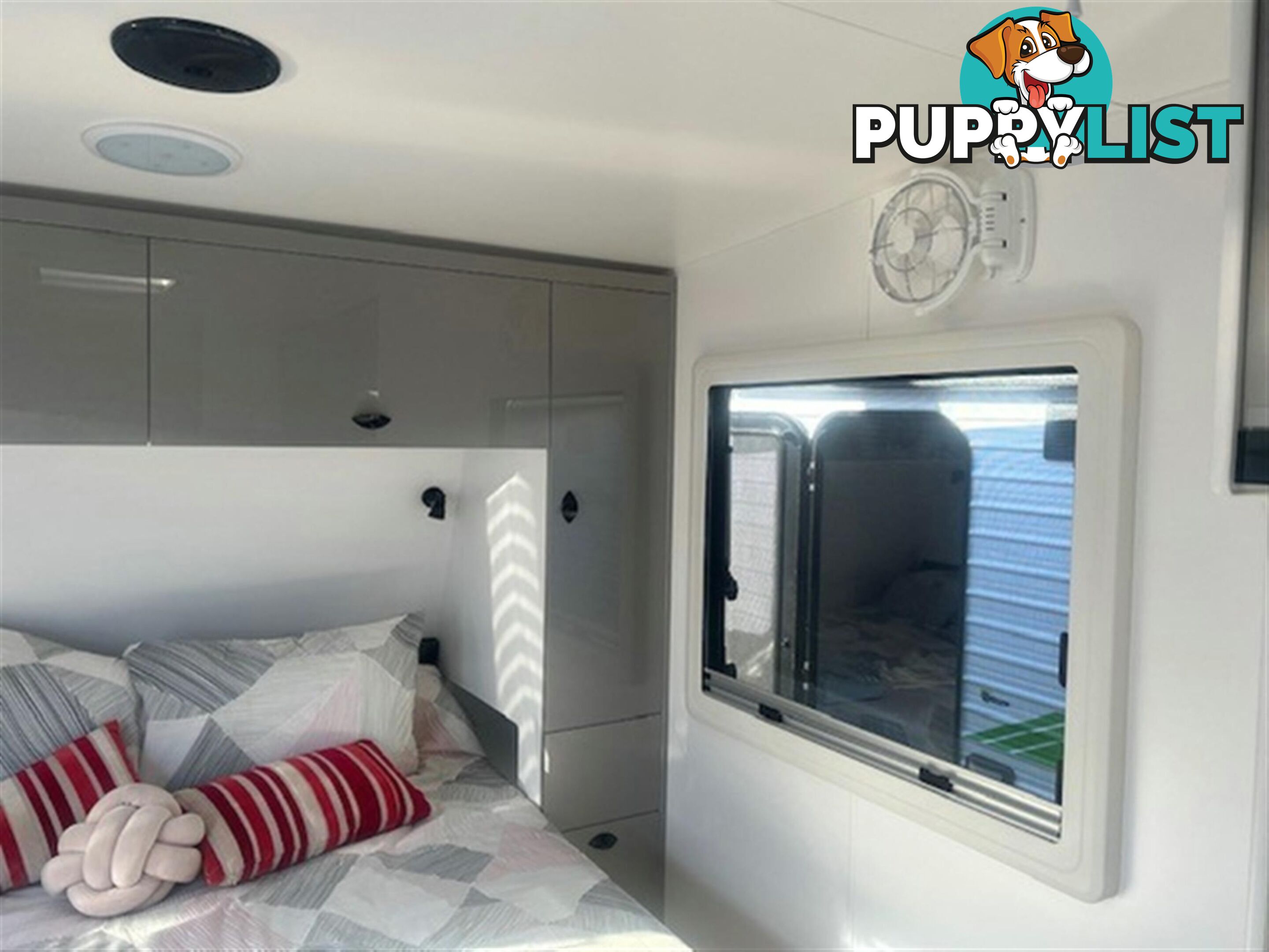 2025 VISCOUNT V3 FAMILY 2 BUNKS CARAVAN