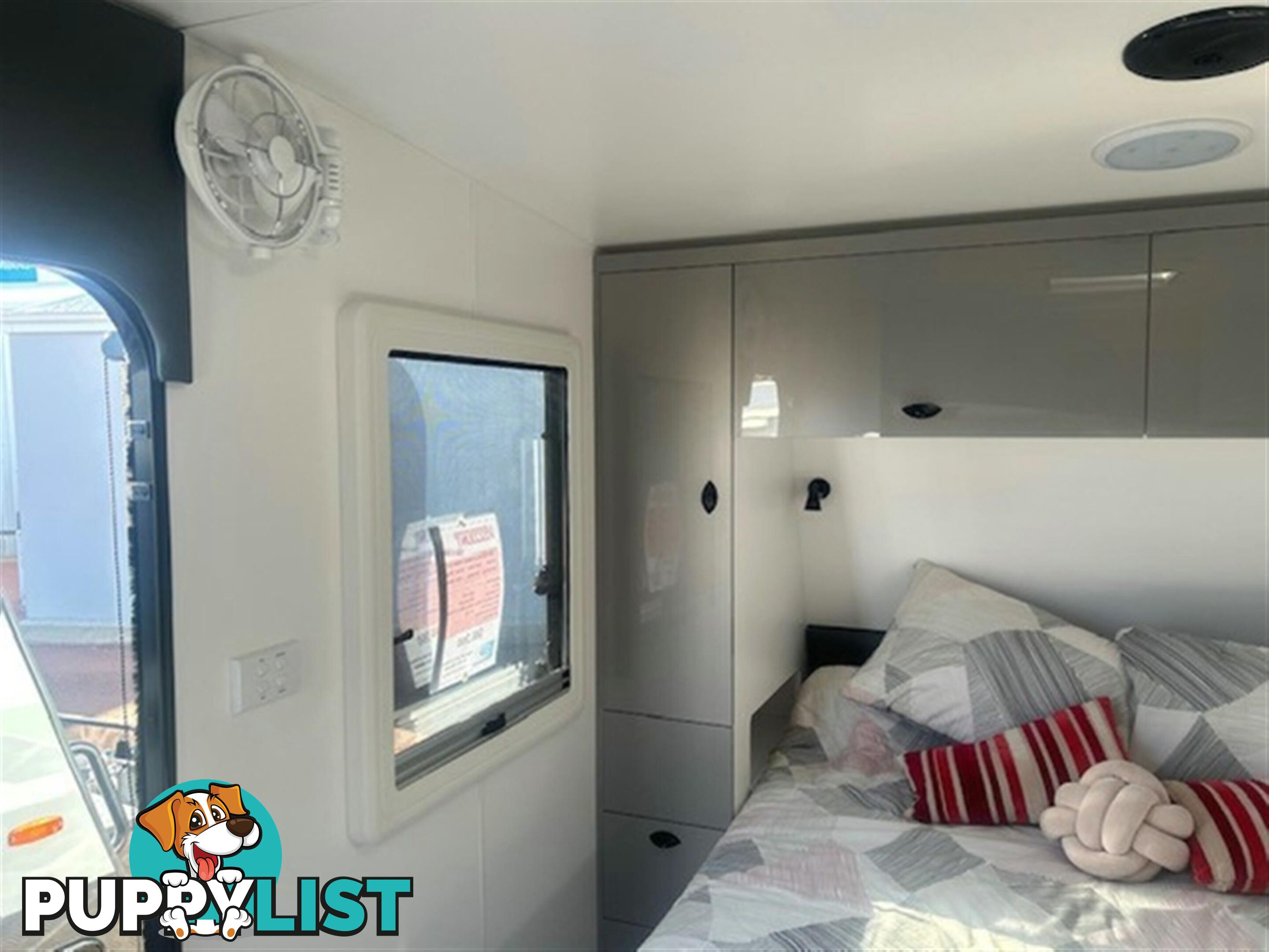 2025 VISCOUNT V3 FAMILY 2 BUNKS CARAVAN