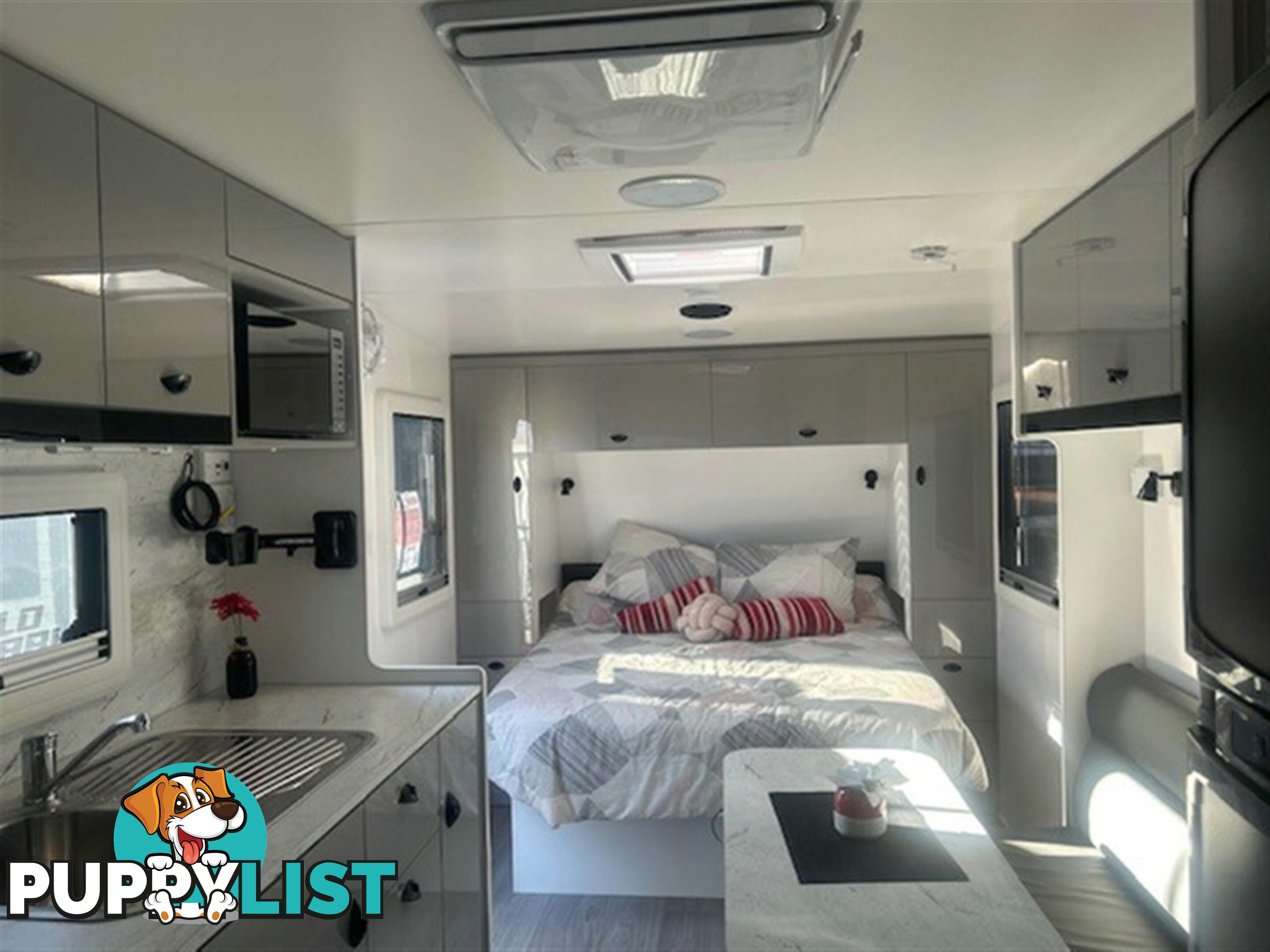 2025 VISCOUNT V3 FAMILY 2 BUNKS CARAVAN