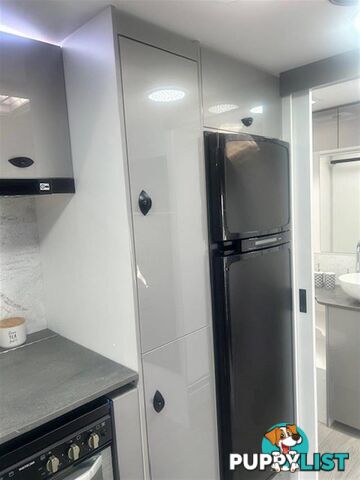 2025 VISCOUNT V3 SINGLE BEDS PREMIUM PLUS PACK CARAVAN