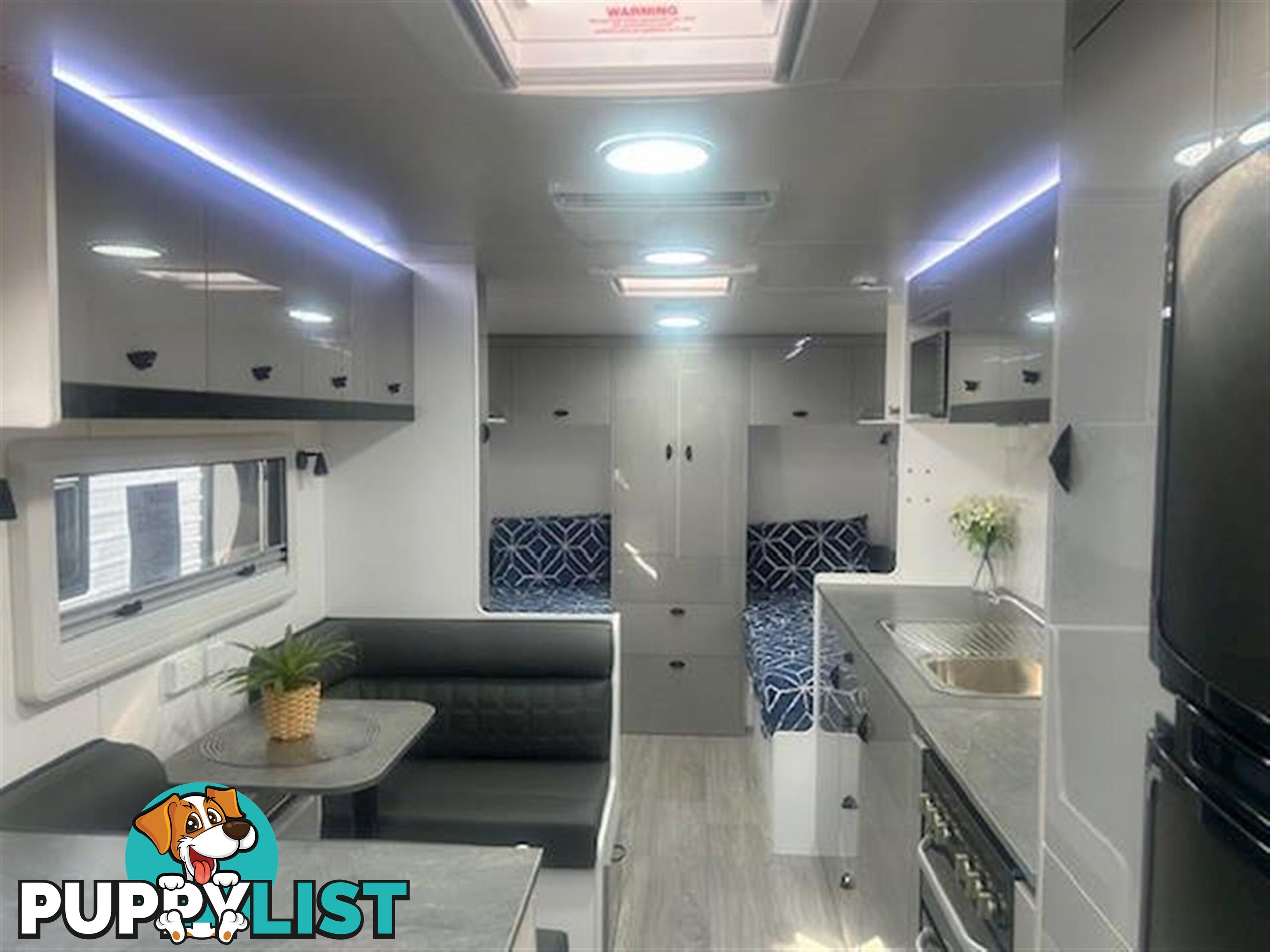 2025 VISCOUNT V3 SINGLE BEDS PREMIUM PLUS PACK CARAVAN