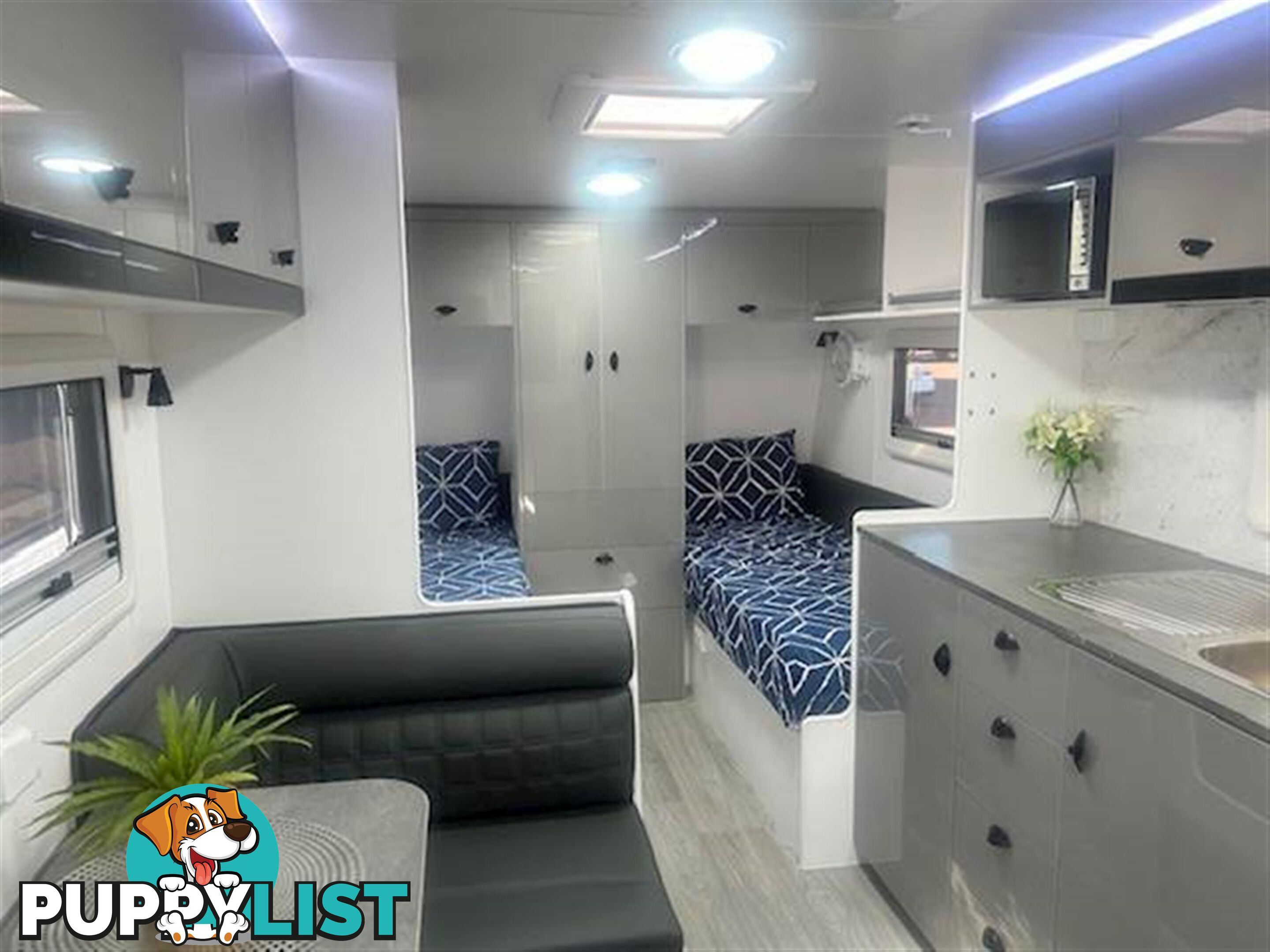 2025 VISCOUNT V3 SINGLE BEDS PREMIUM PLUS PACK CARAVAN