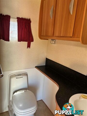 2009 COROMAL LIFESTYLE 618S SINGLE BEDS CARAVAN