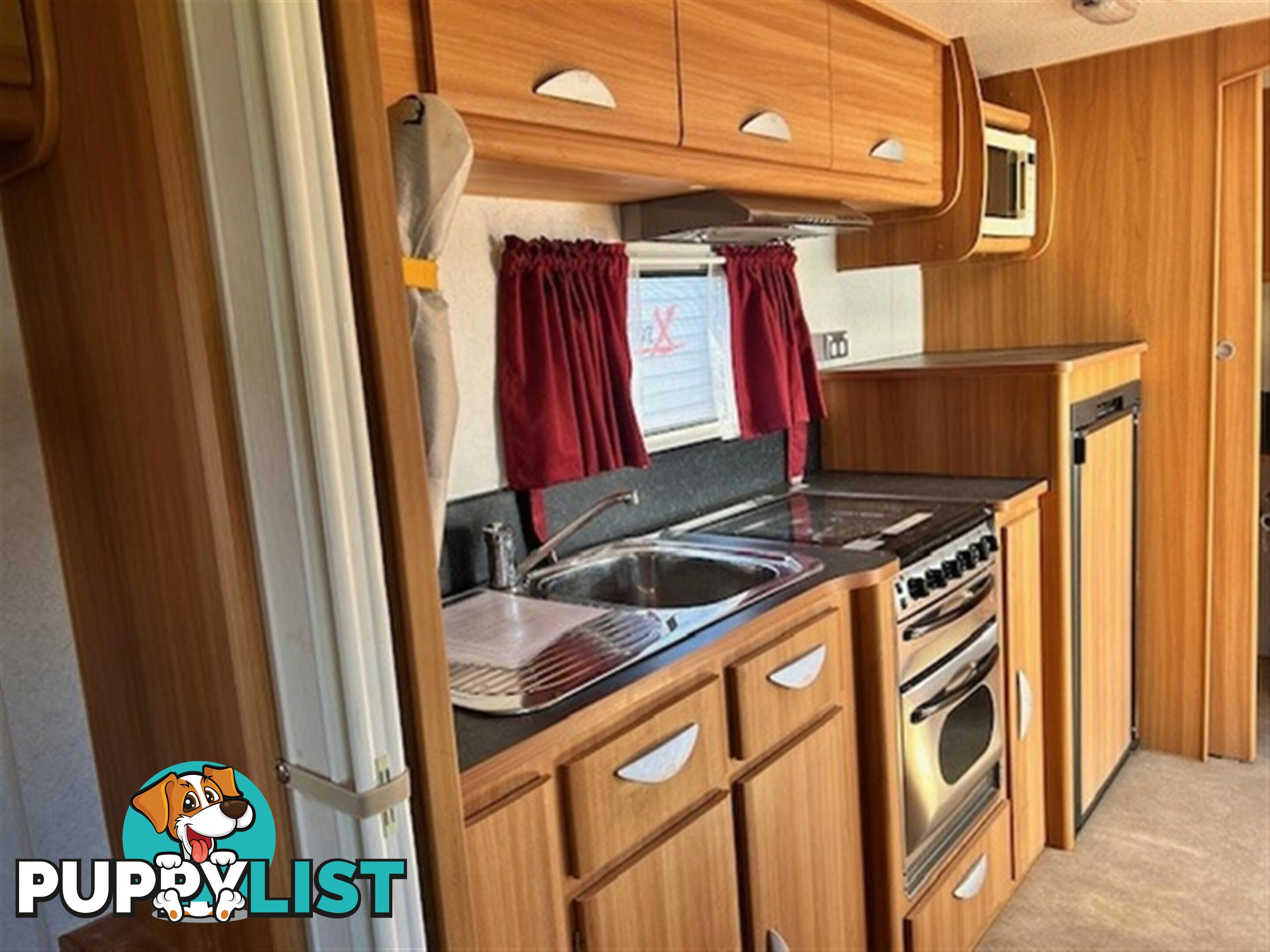 2009 COROMAL LIFESTYLE 618S SINGLE BEDS CARAVAN