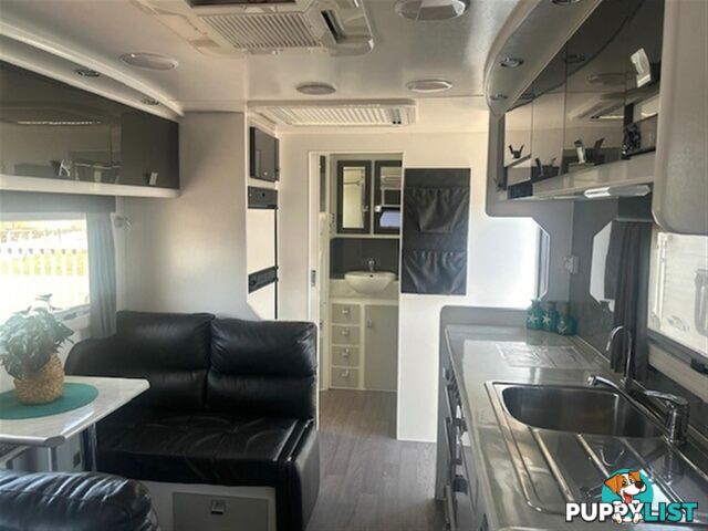 2016 PARAMOUNT VOGUE CARAVAN PLUS 