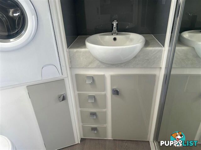 2016 PARAMOUNT VOGUE CARAVAN PLUS 