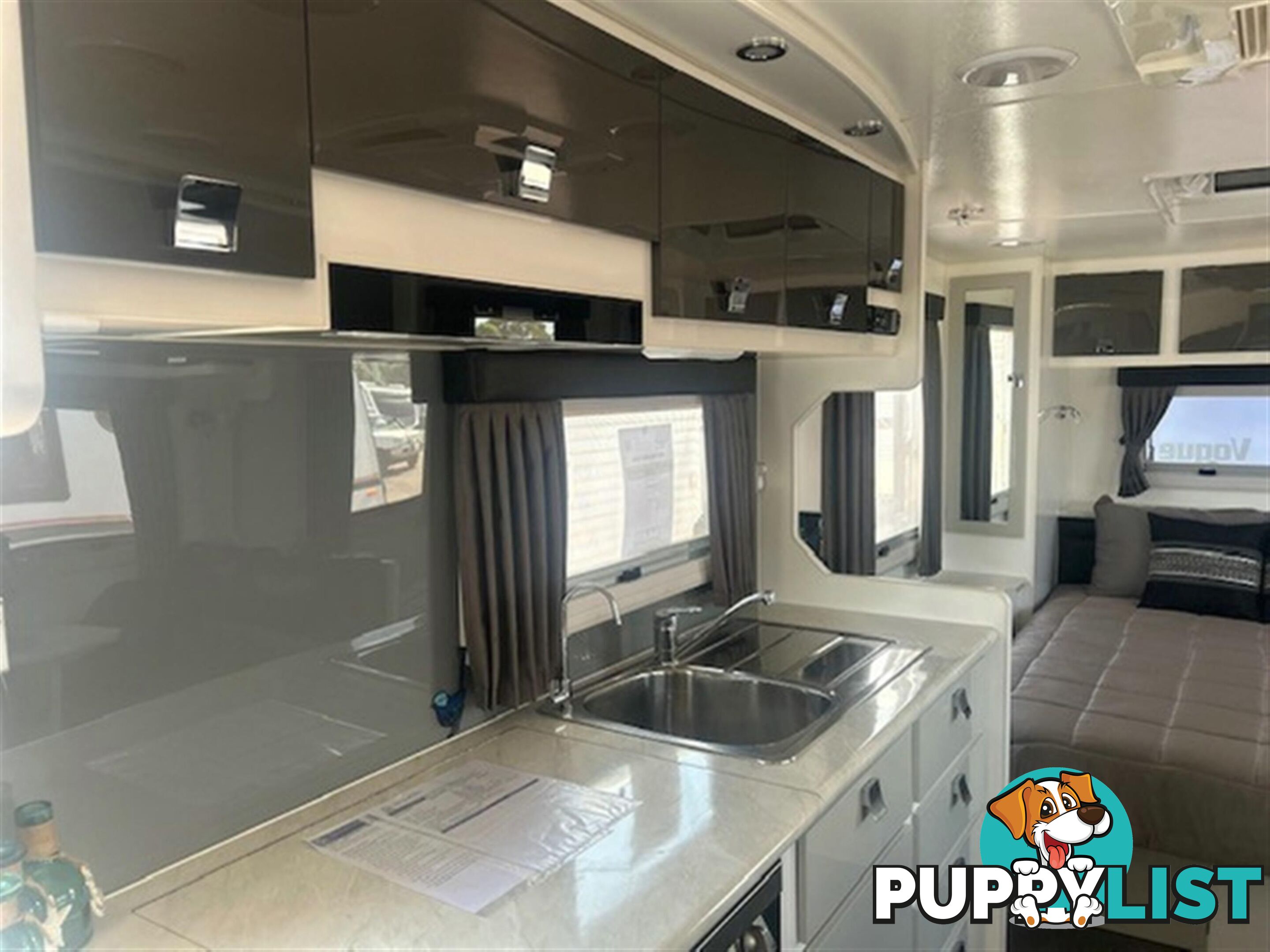 2016 PARAMOUNT VOGUE CARAVAN PLUS 