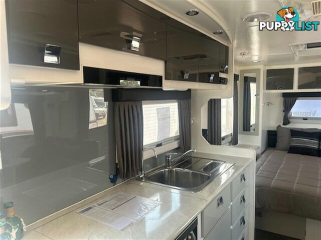 2016 PARAMOUNT VOGUE CARAVAN PLUS 