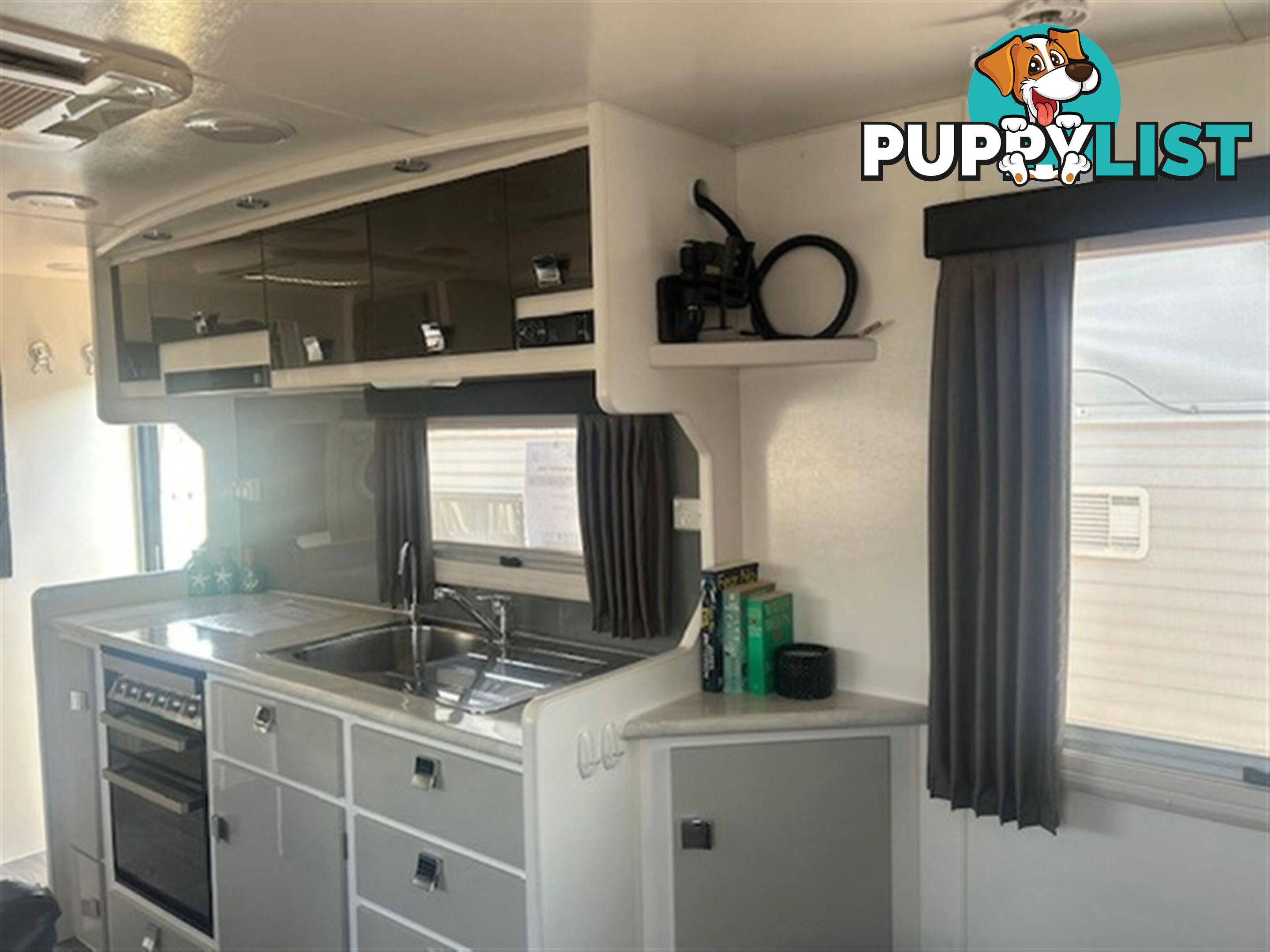 2016 PARAMOUNT VOGUE CARAVAN PLUS 