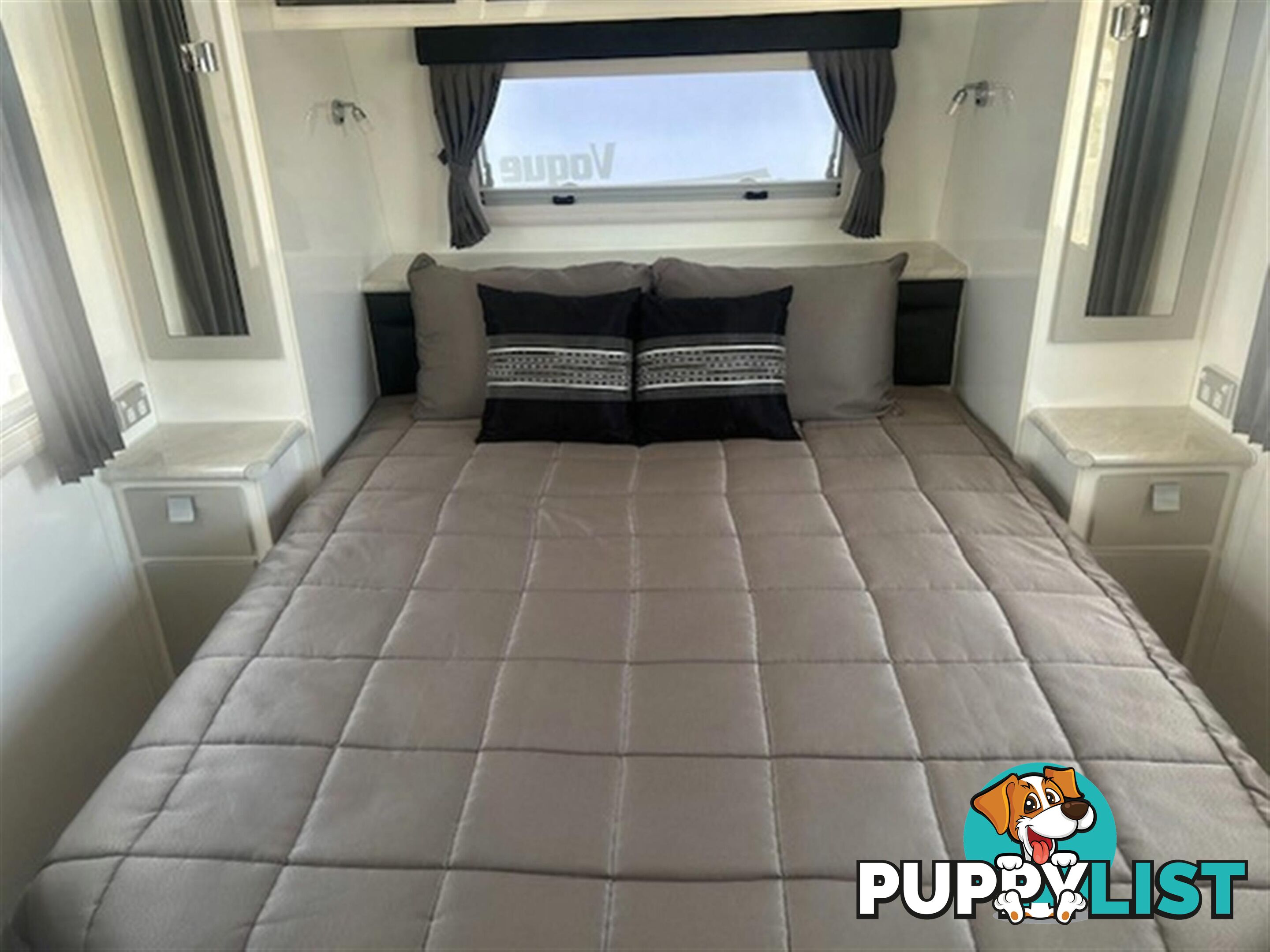 2016 PARAMOUNT VOGUE CARAVAN PLUS 