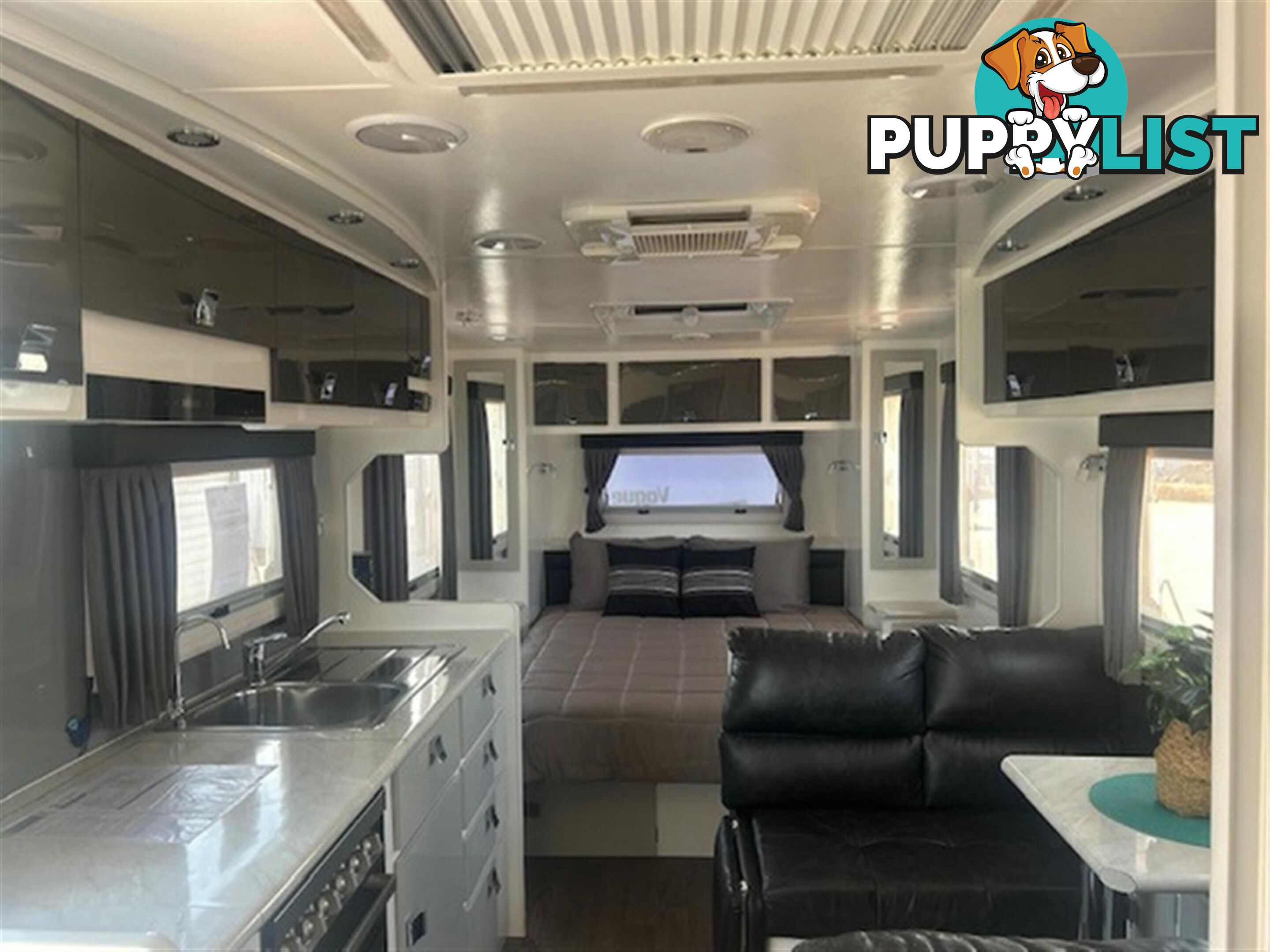 2016 PARAMOUNT VOGUE CARAVAN PLUS 