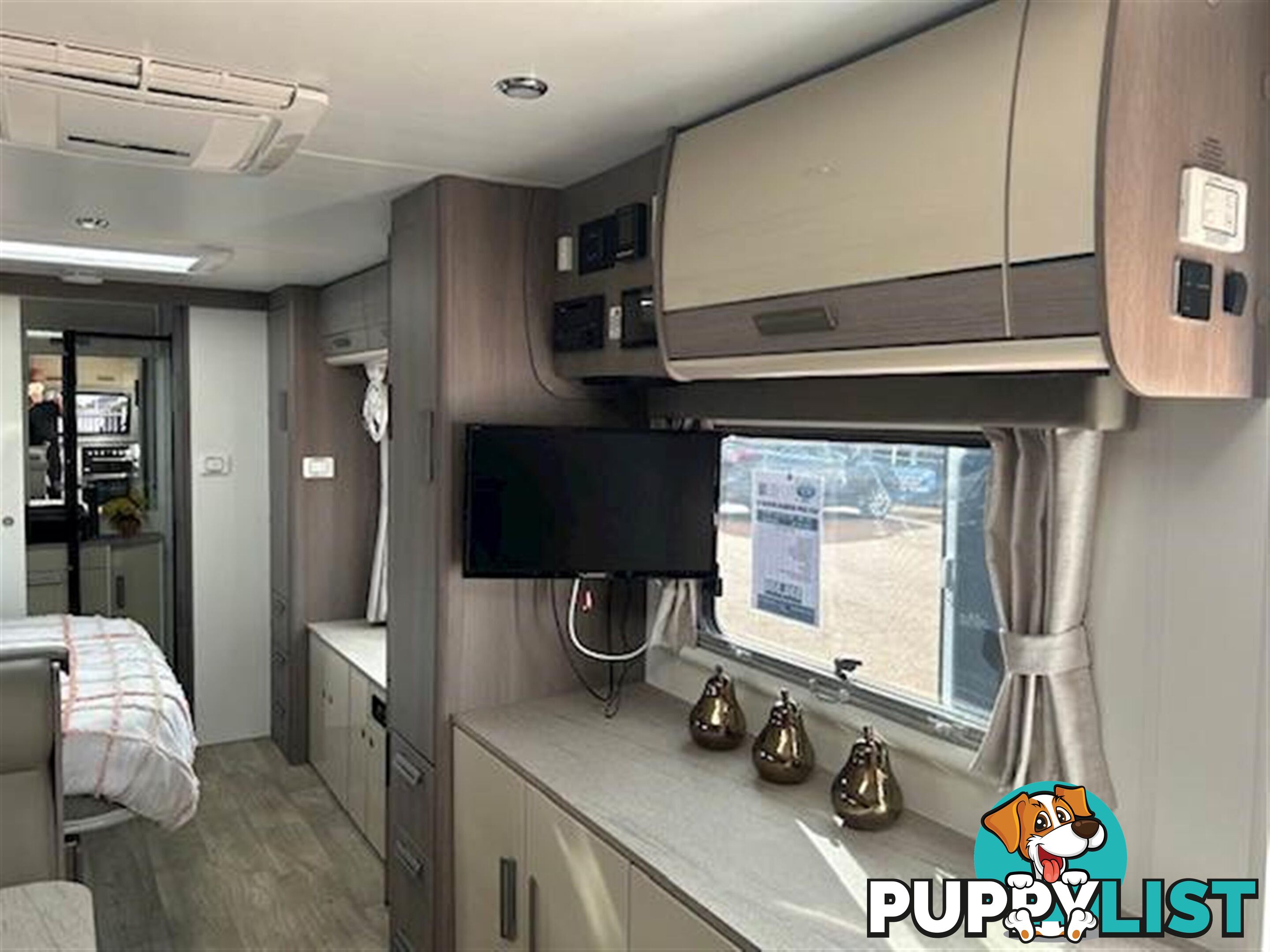 2023 JAYCO SILVERLINE DOUBLE SLIDE OUTBACK 24' SLIDE-ON CAMPER