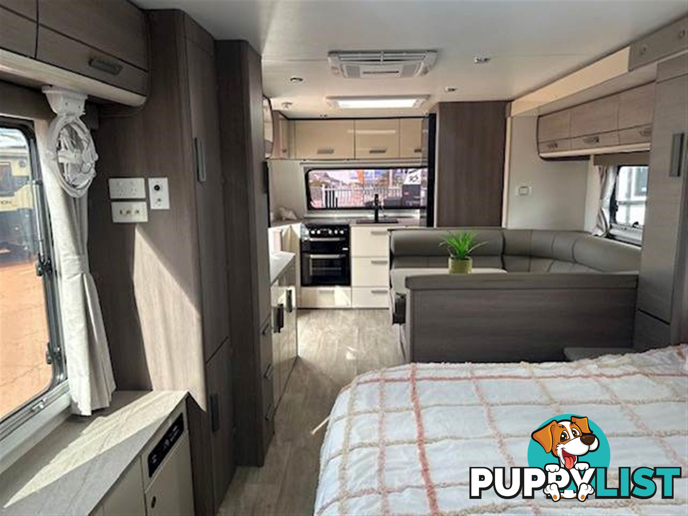 2023 JAYCO SILVERLINE DOUBLE SLIDE OUTBACK 24' SLIDE-ON CAMPER