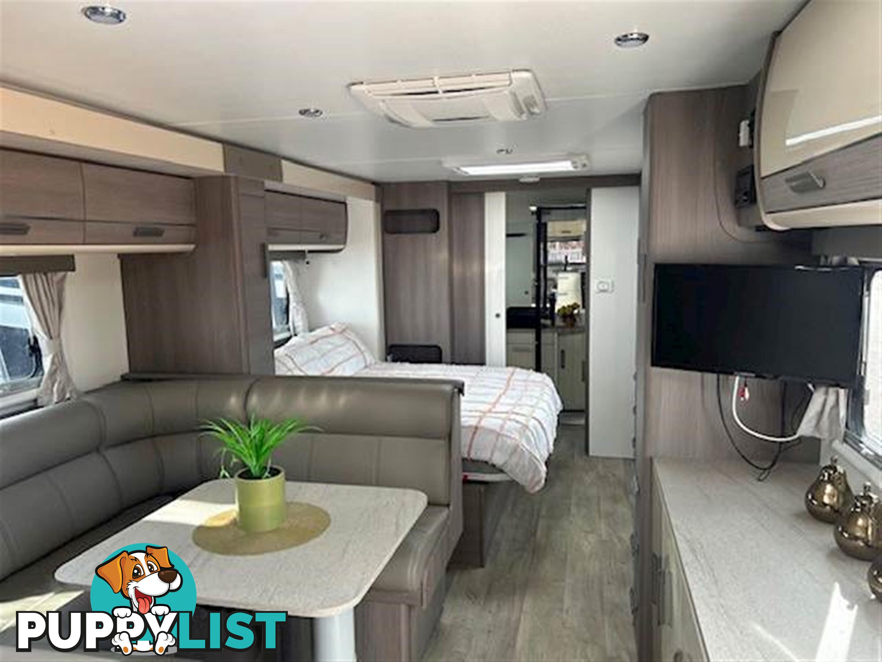 2023 JAYCO SILVERLINE DOUBLE SLIDE OUTBACK 24' SLIDE-ON CAMPER