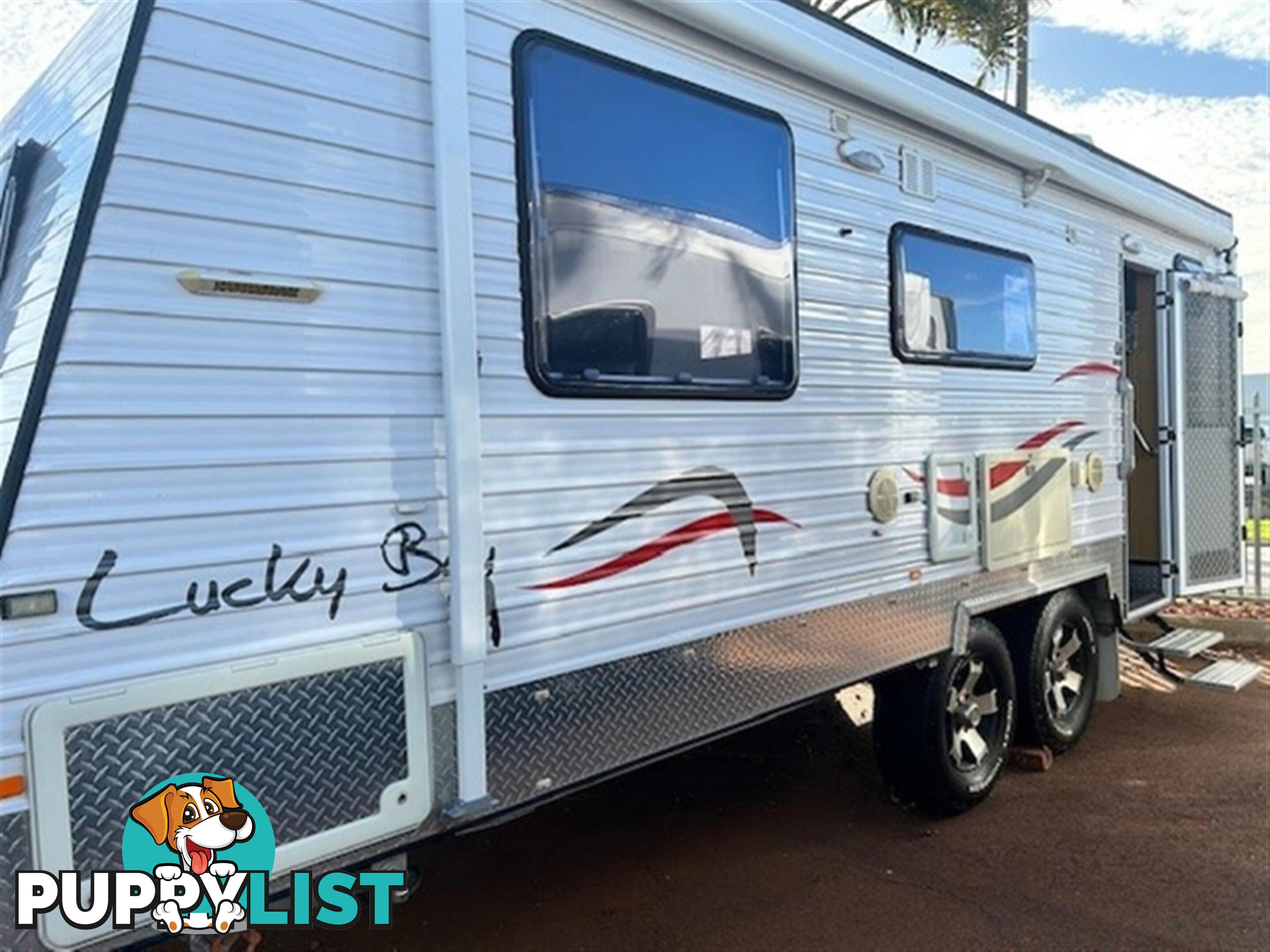 2013 VANGUARD LUCKY BAY SEMI OFF ROAD CARAVAN