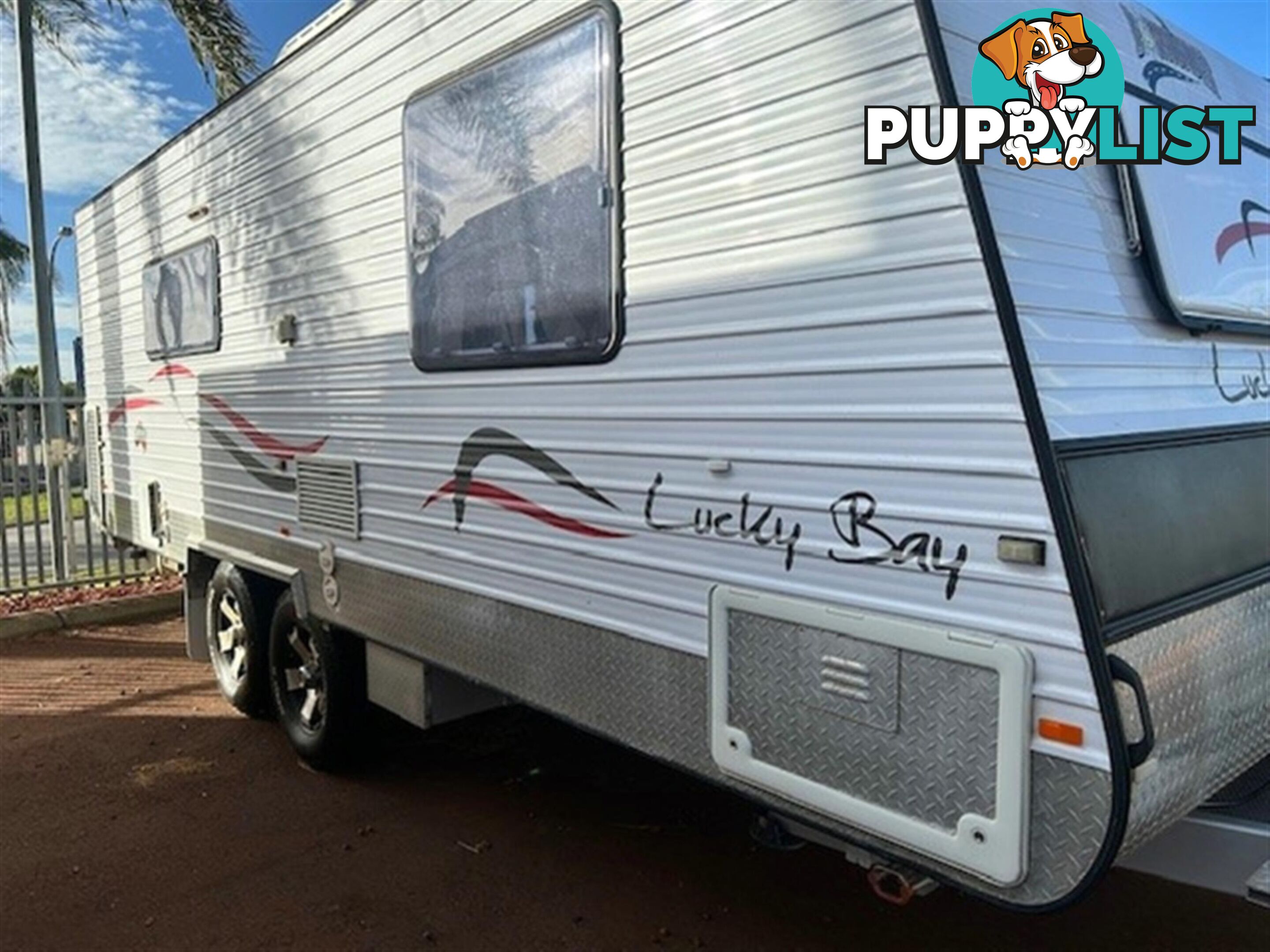 2013 VANGUARD LUCKY BAY SEMI OFF ROAD CARAVAN