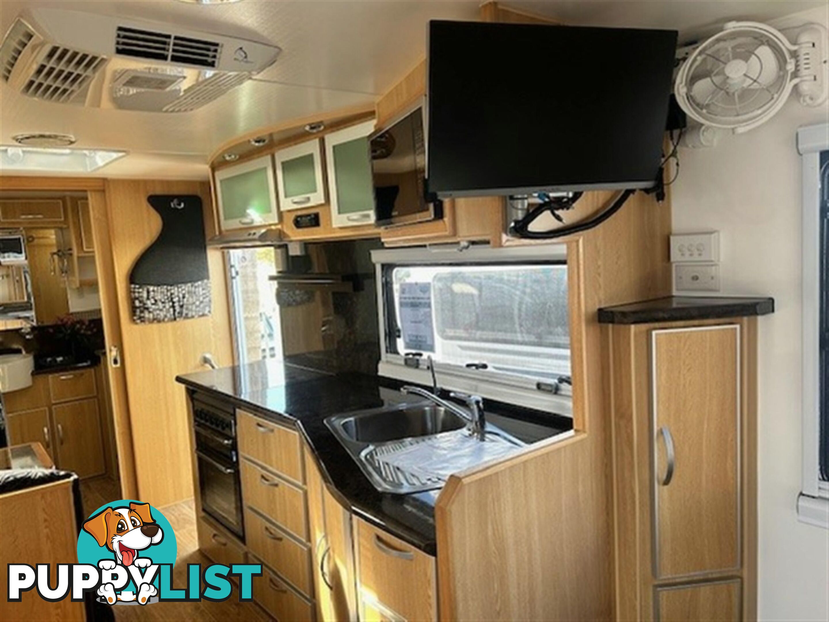 2013 VANGUARD LUCKY BAY SEMI OFF ROAD CARAVAN