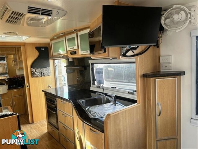 2013 VANGUARD LUCKY BAY SEMI OFF ROAD CARAVAN