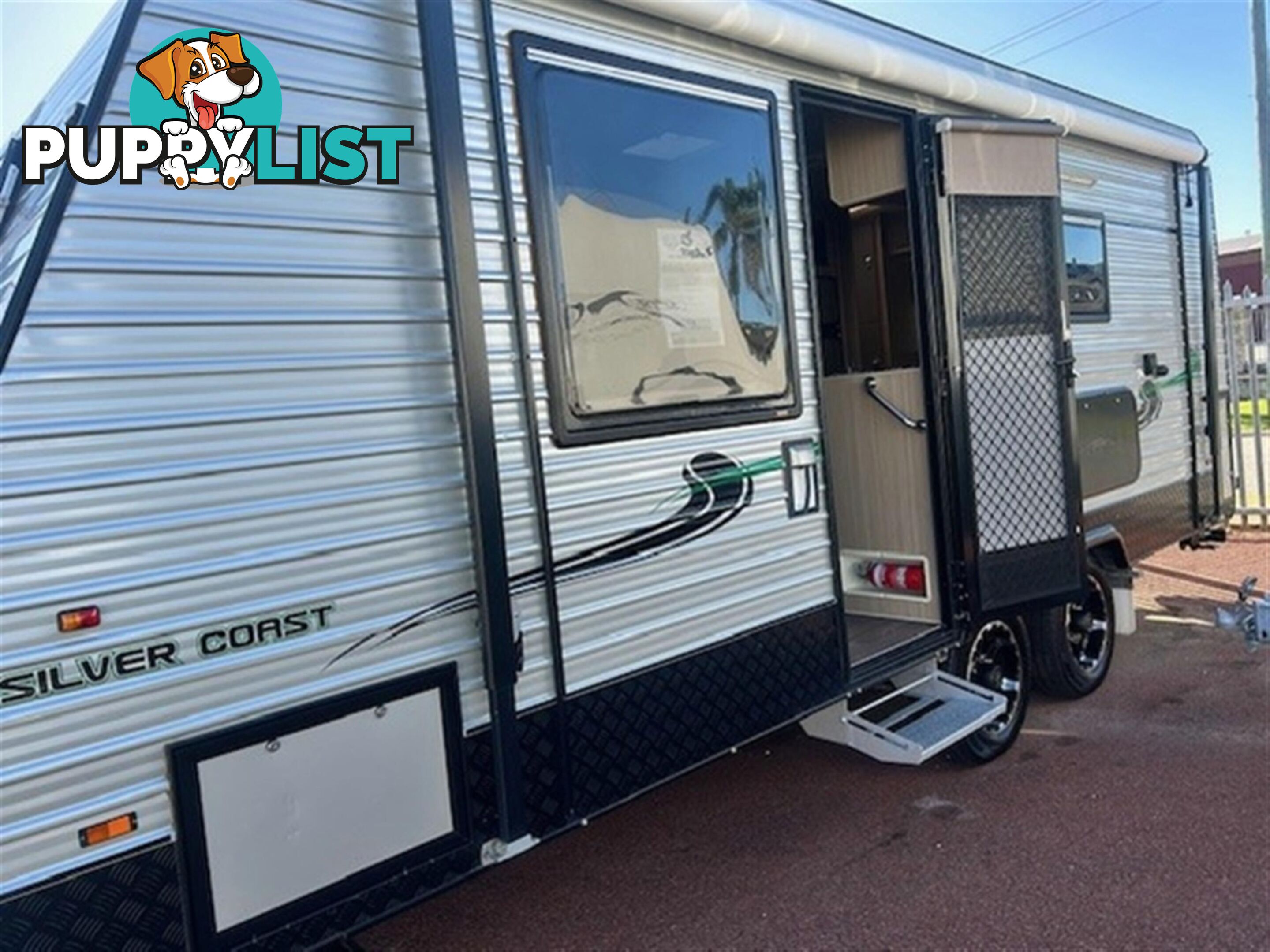 2015 SUNCOAST SILVER COAST CAFE LOUNGE CARAVAN