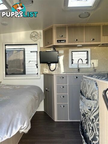 2015 SUNCOAST SILVER COAST CAFE LOUNGE CARAVAN