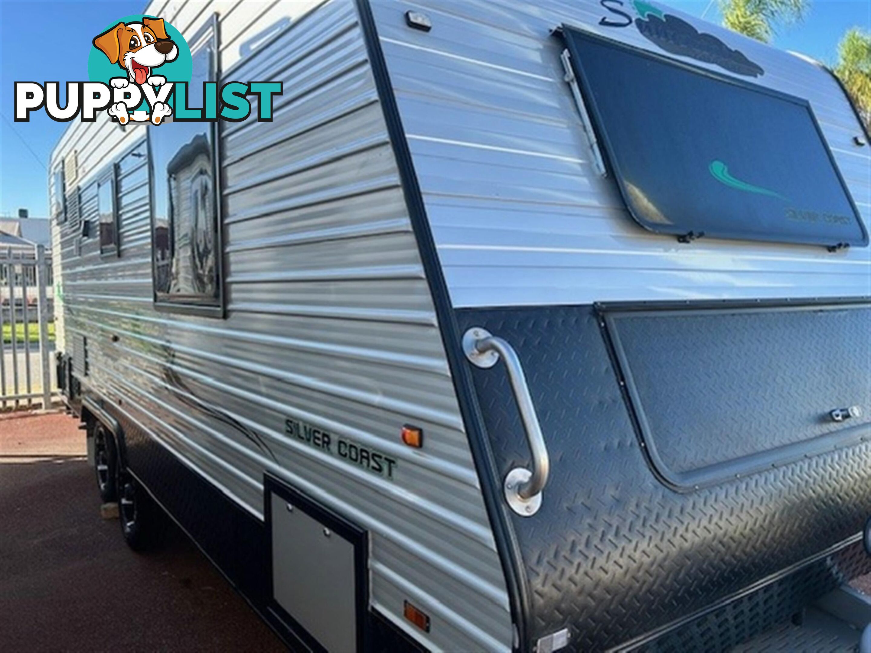 2015 SUNCOAST SILVER COAST CAFE LOUNGE CARAVAN