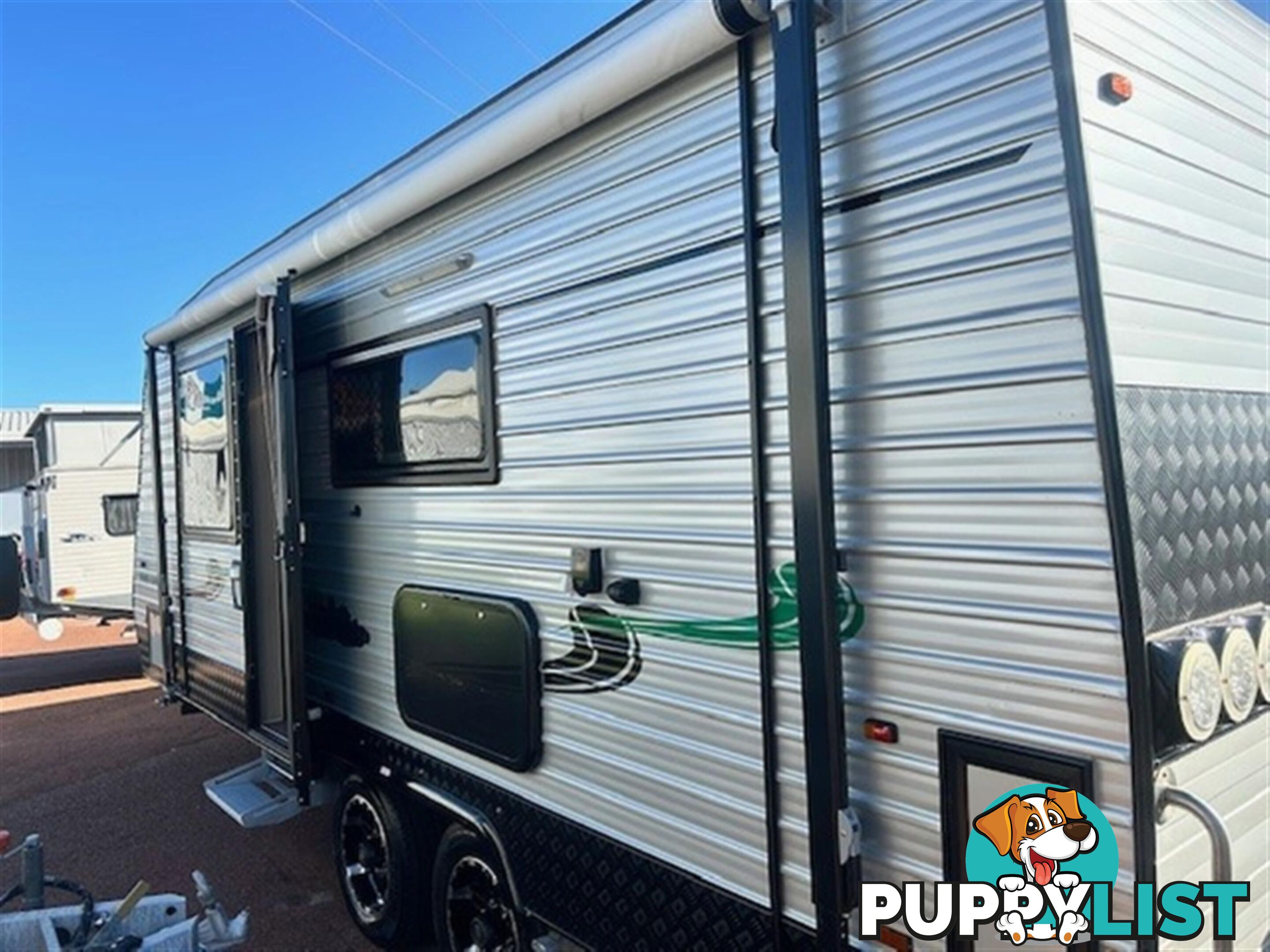 2015 SUNCOAST SILVER COAST CAFE LOUNGE CARAVAN