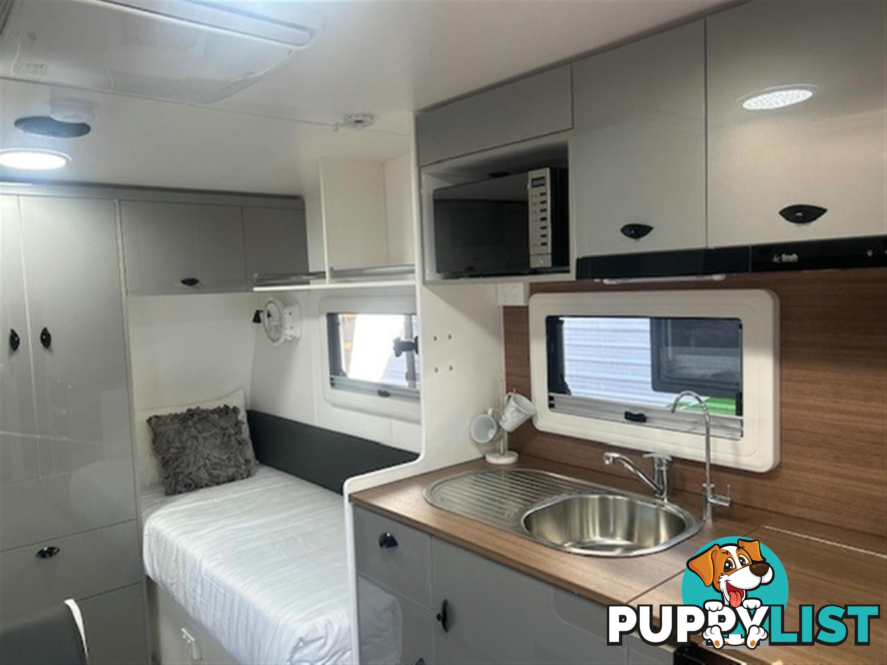 2025 VISCOUNT V1.2 L SHAPE SINGLE BEDS CARAVAN