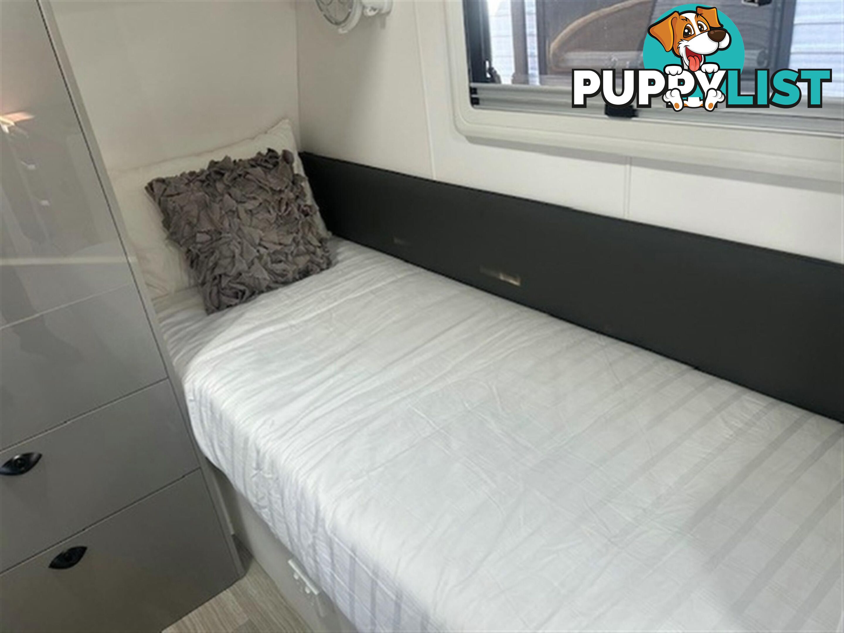 2025 VISCOUNT V1.2 L SHAPE SINGLE BEDS CARAVAN