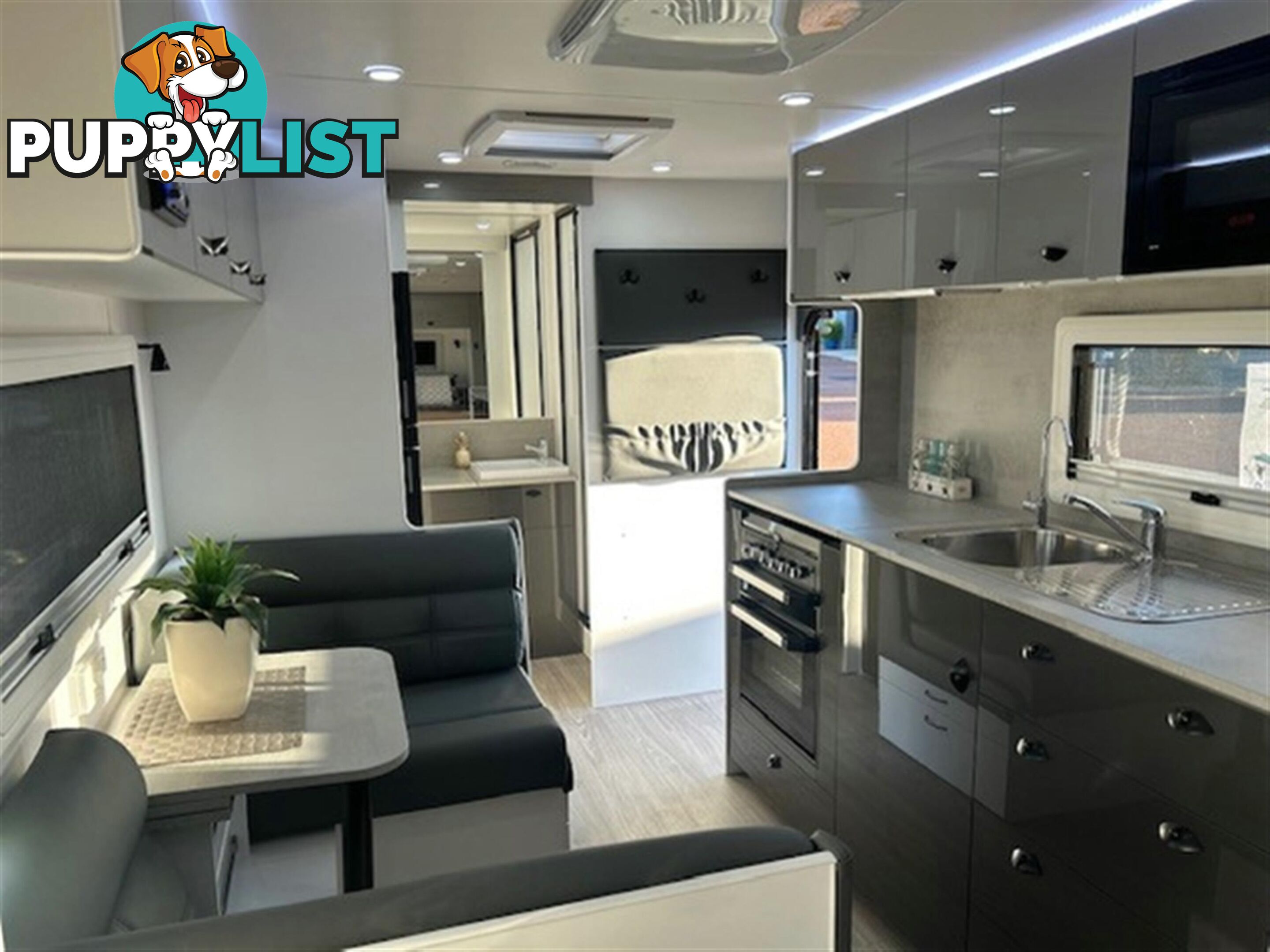 2025 NEWLANDS TOURISTER 628 LUX PACK CAFE LOUNGE CARAVAN