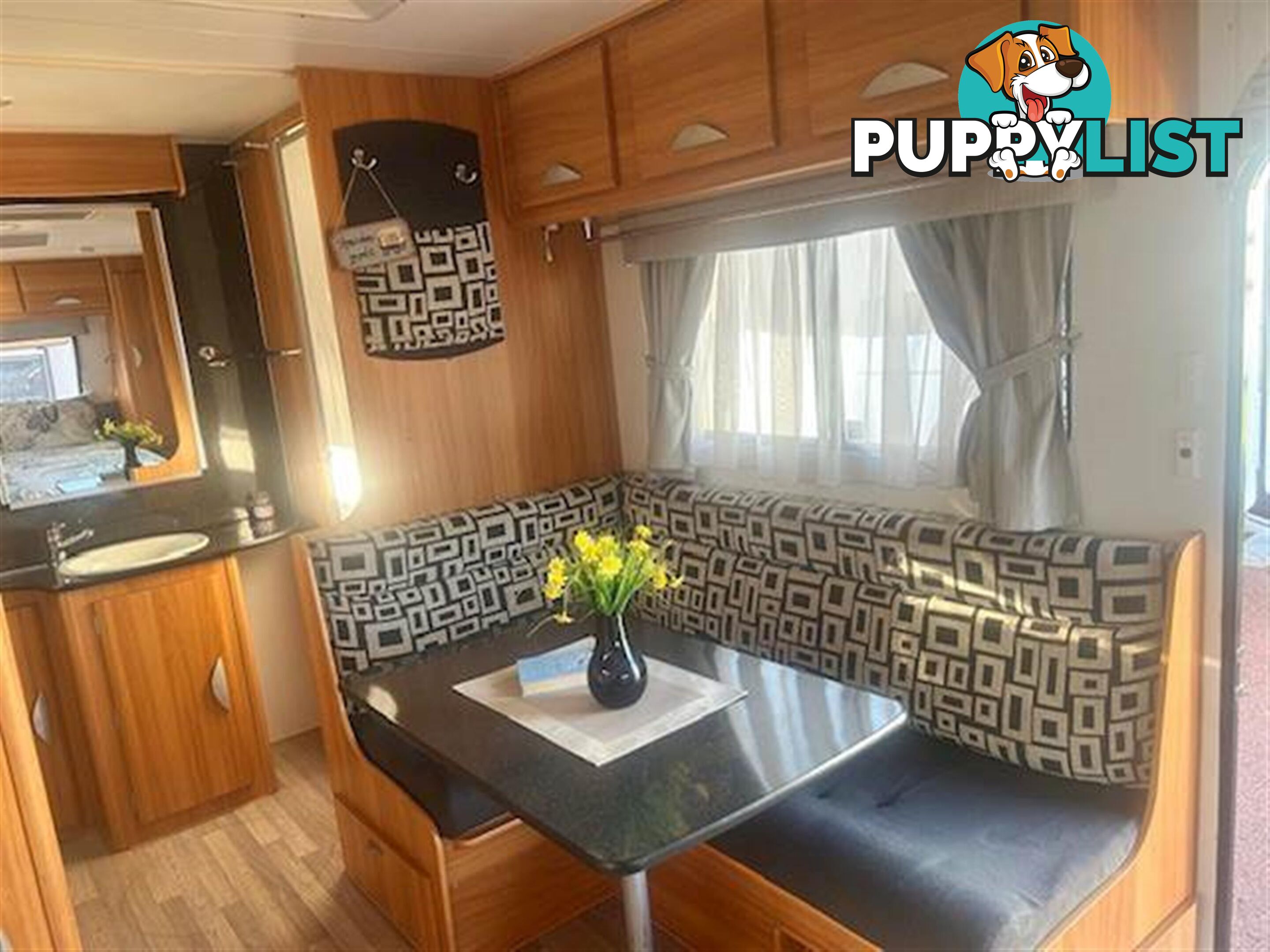 2013 COROMAL ELEMENT B542S QUEEN BED CARAVAN