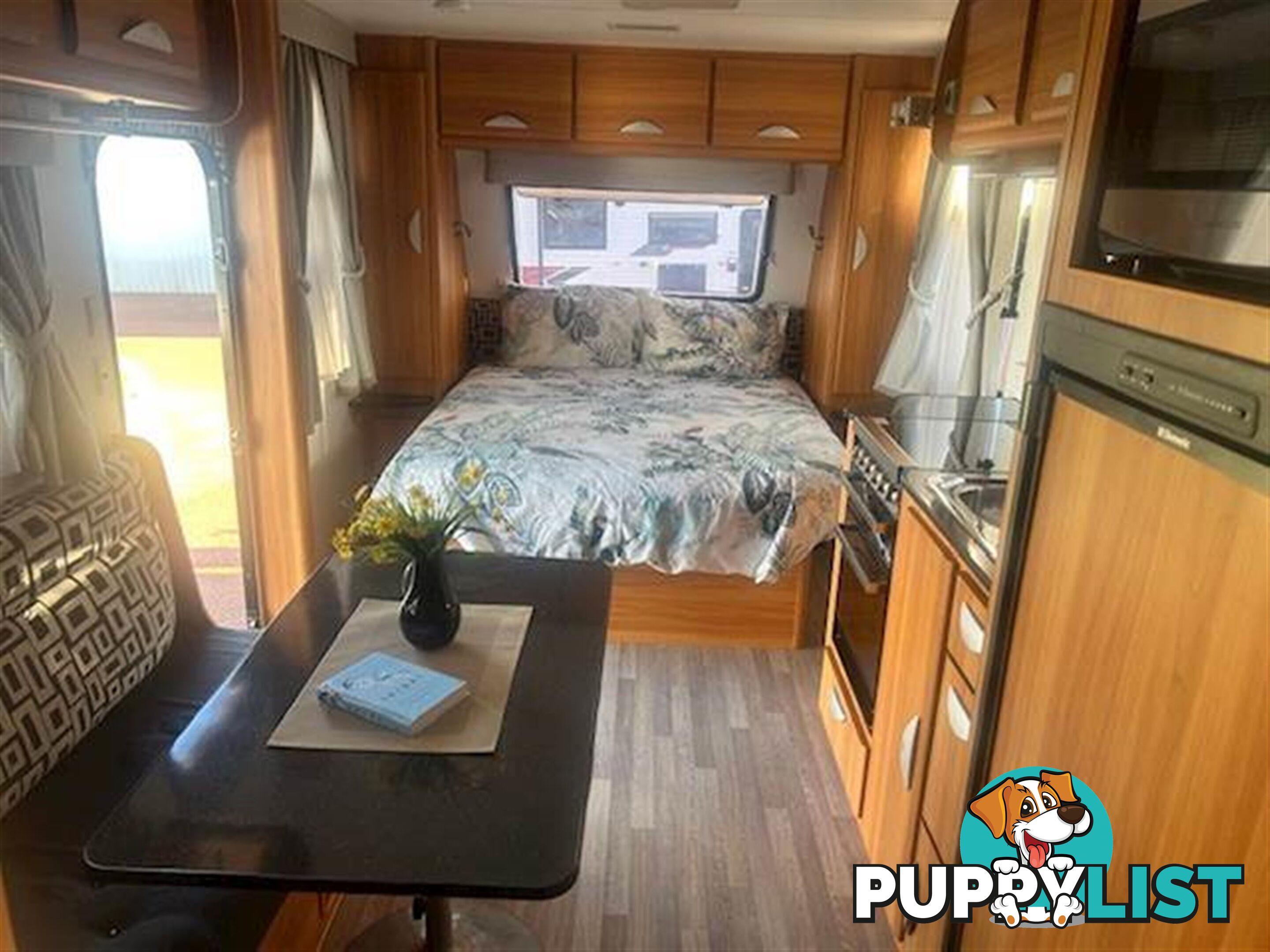2013 COROMAL ELEMENT B542S QUEEN BED CARAVAN