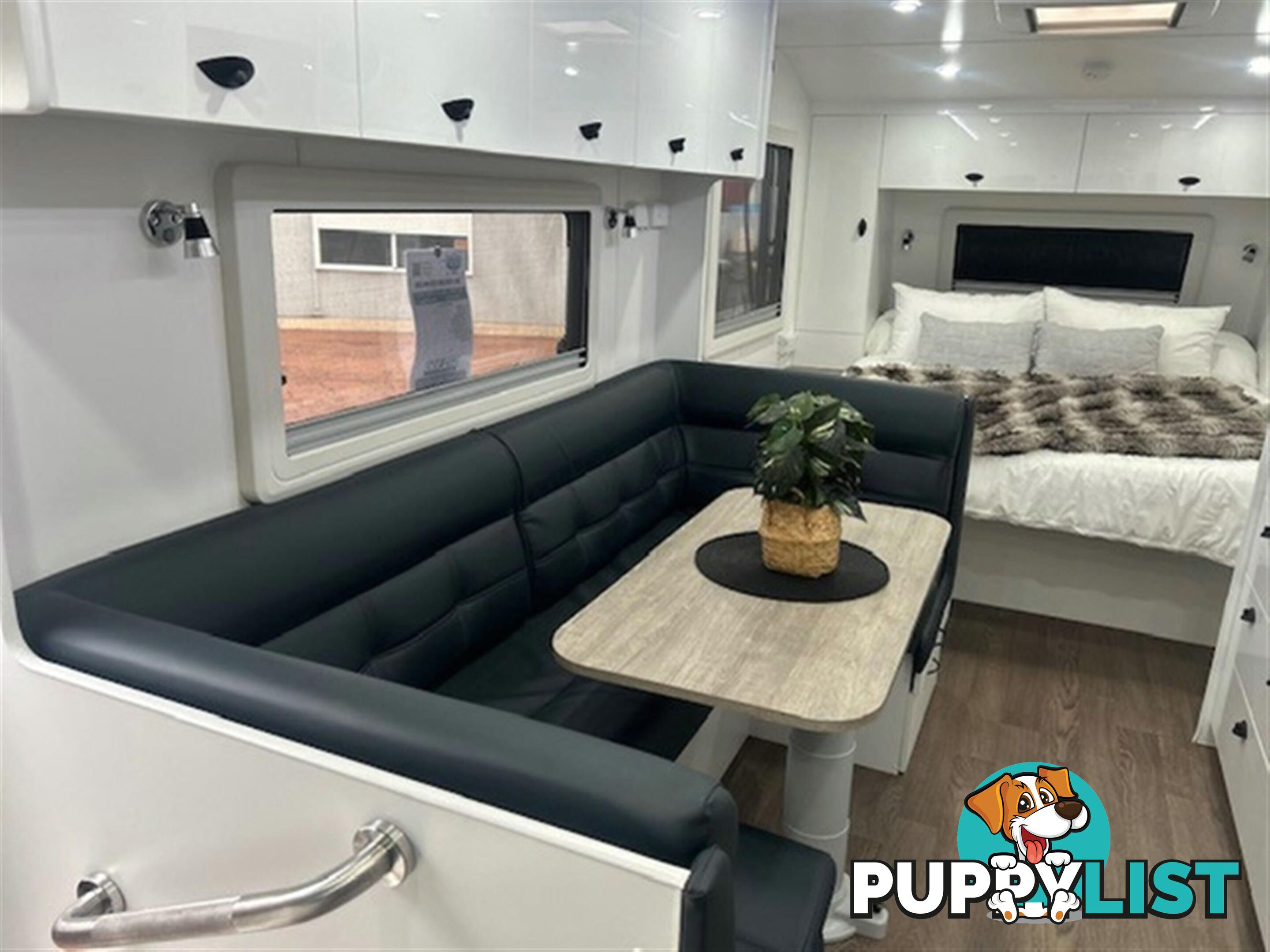 2021 NEWLANDS LUXE 660 CLUB LOUNGE CARAVAN