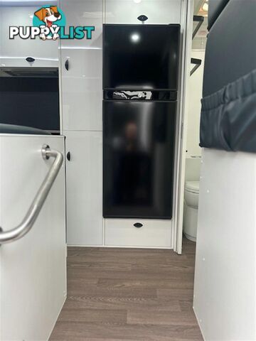 2021 NEWLANDS LUXE 660 CLUB LOUNGE CARAVAN