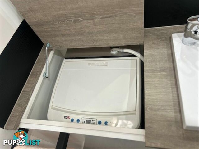2021 NEWLANDS LUXE 660 CLUB LOUNGE CARAVAN