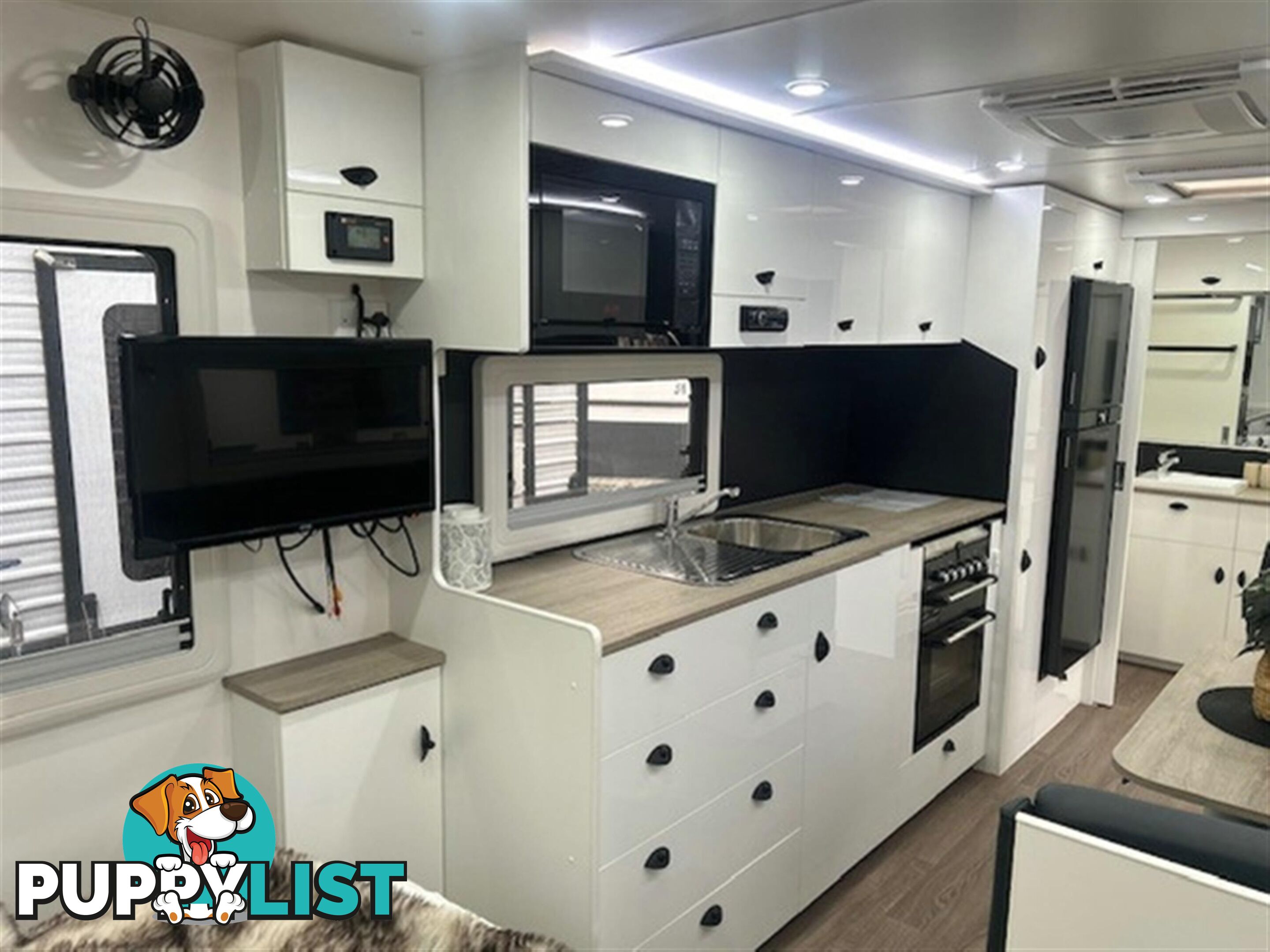 2021 NEWLANDS LUXE 660 CLUB LOUNGE CARAVAN