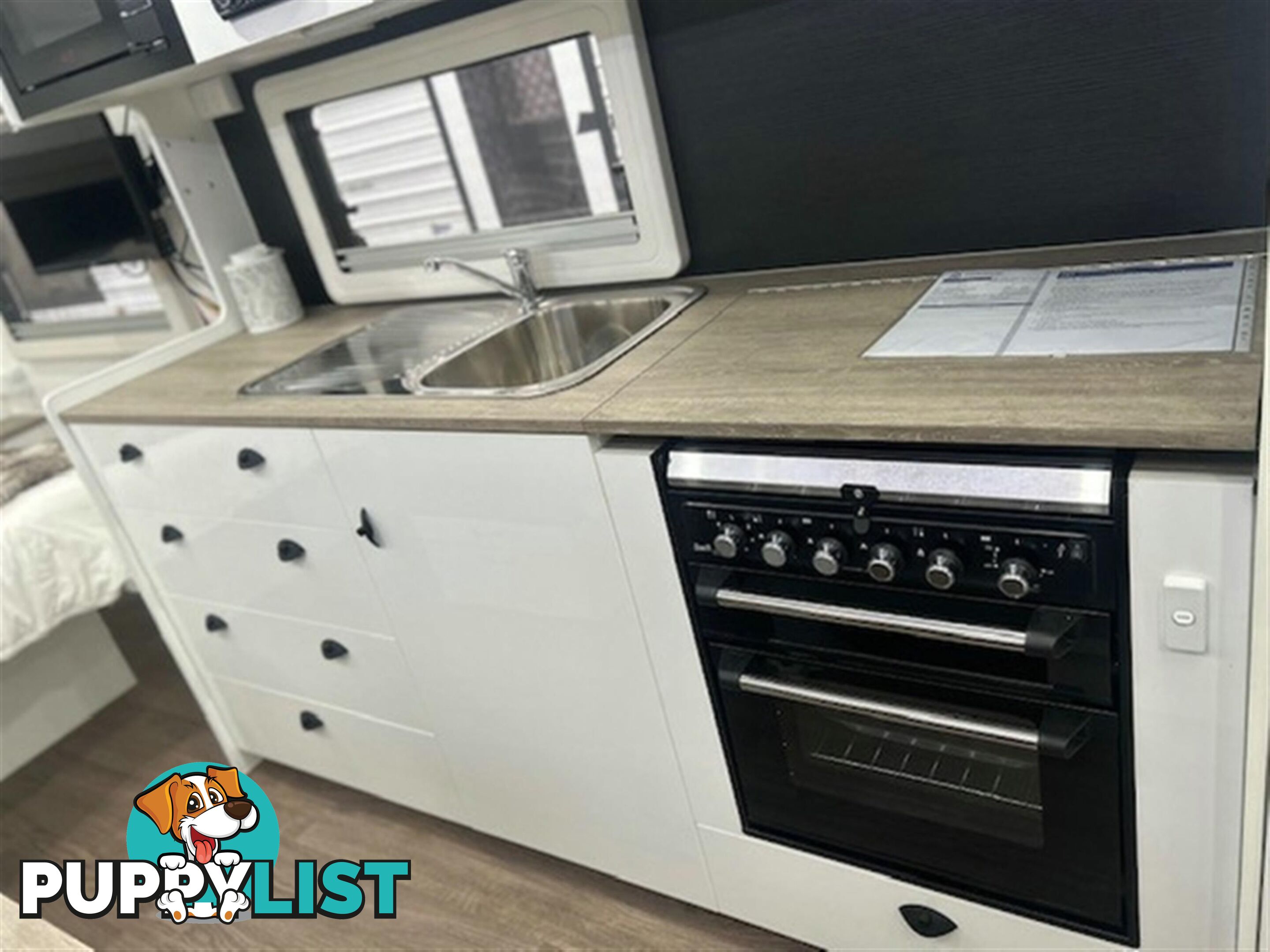 2021 NEWLANDS LUXE 660 CLUB LOUNGE CARAVAN