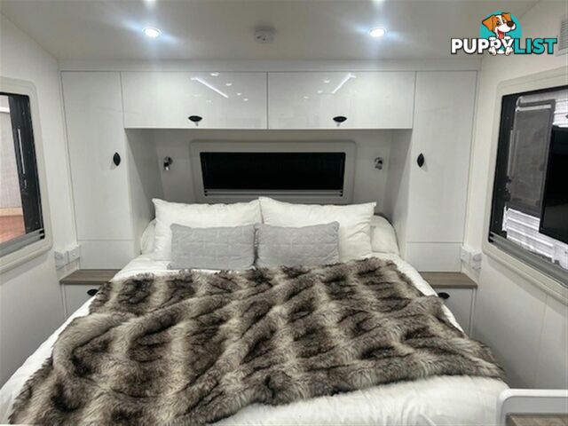 2021 NEWLANDS LUXE 660 CLUB LOUNGE CARAVAN