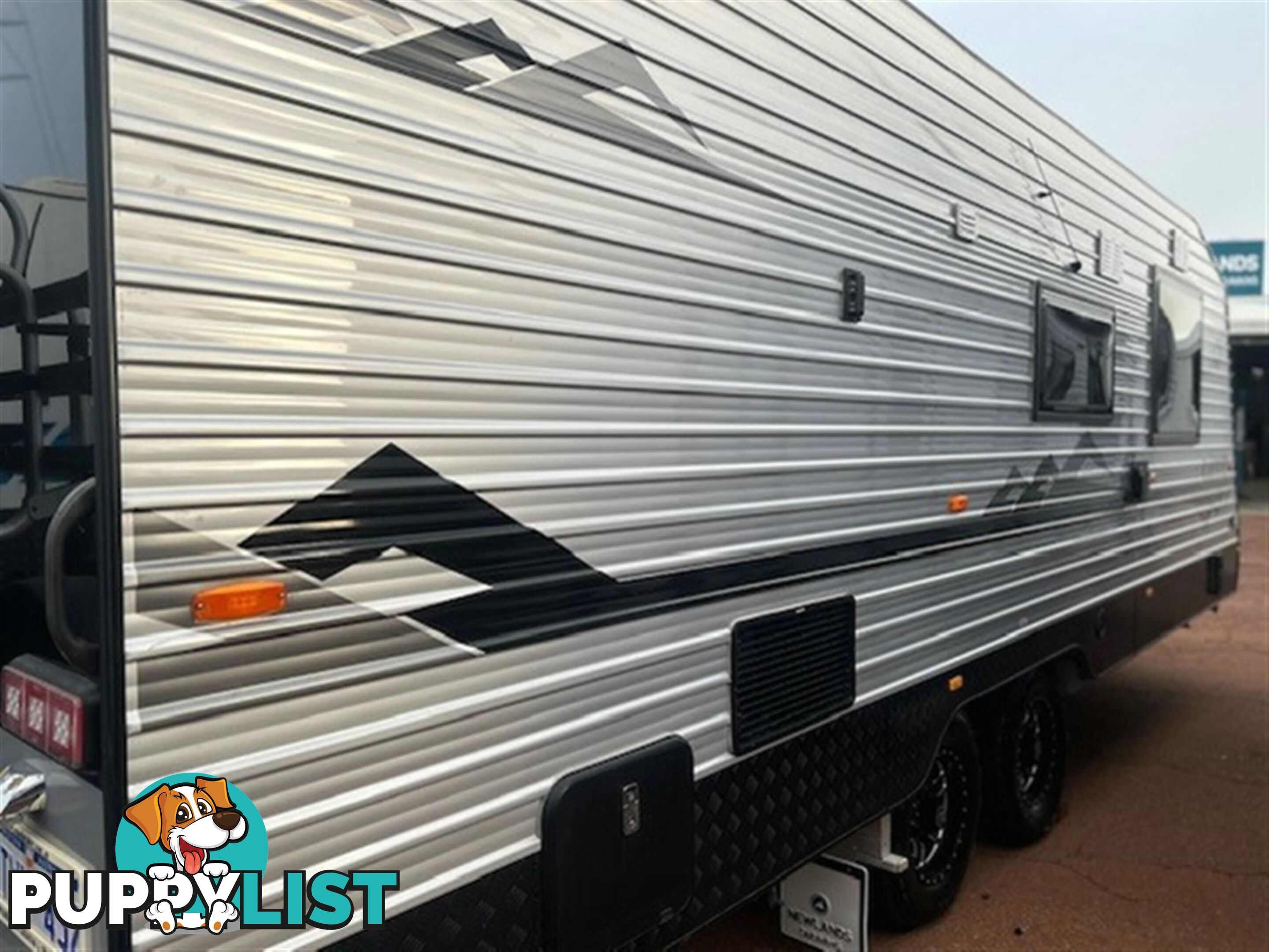 2021 NEWLANDS LUXE 660 CLUB LOUNGE CARAVAN