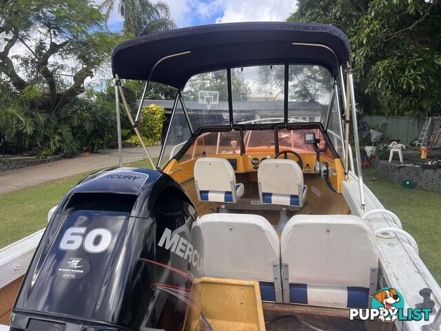 1985 QUINTREX LAZEABOUT