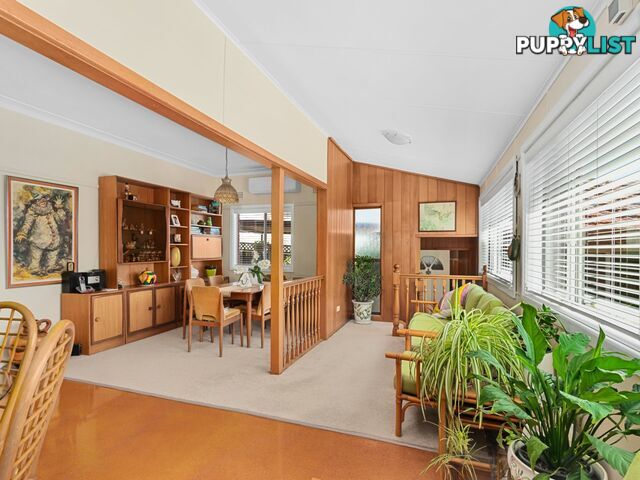 8 Georges Crescent ROSELANDS NSW 2196